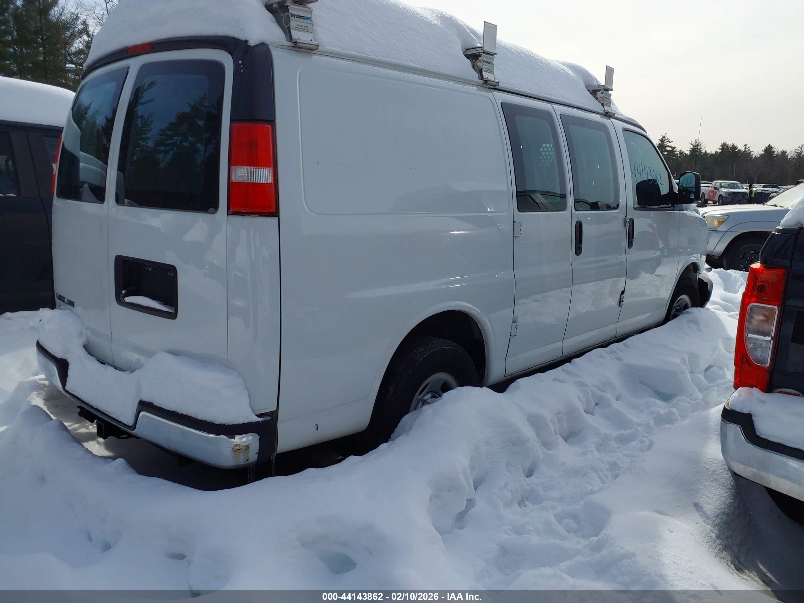 CHEVROLET EXPRESS image 4