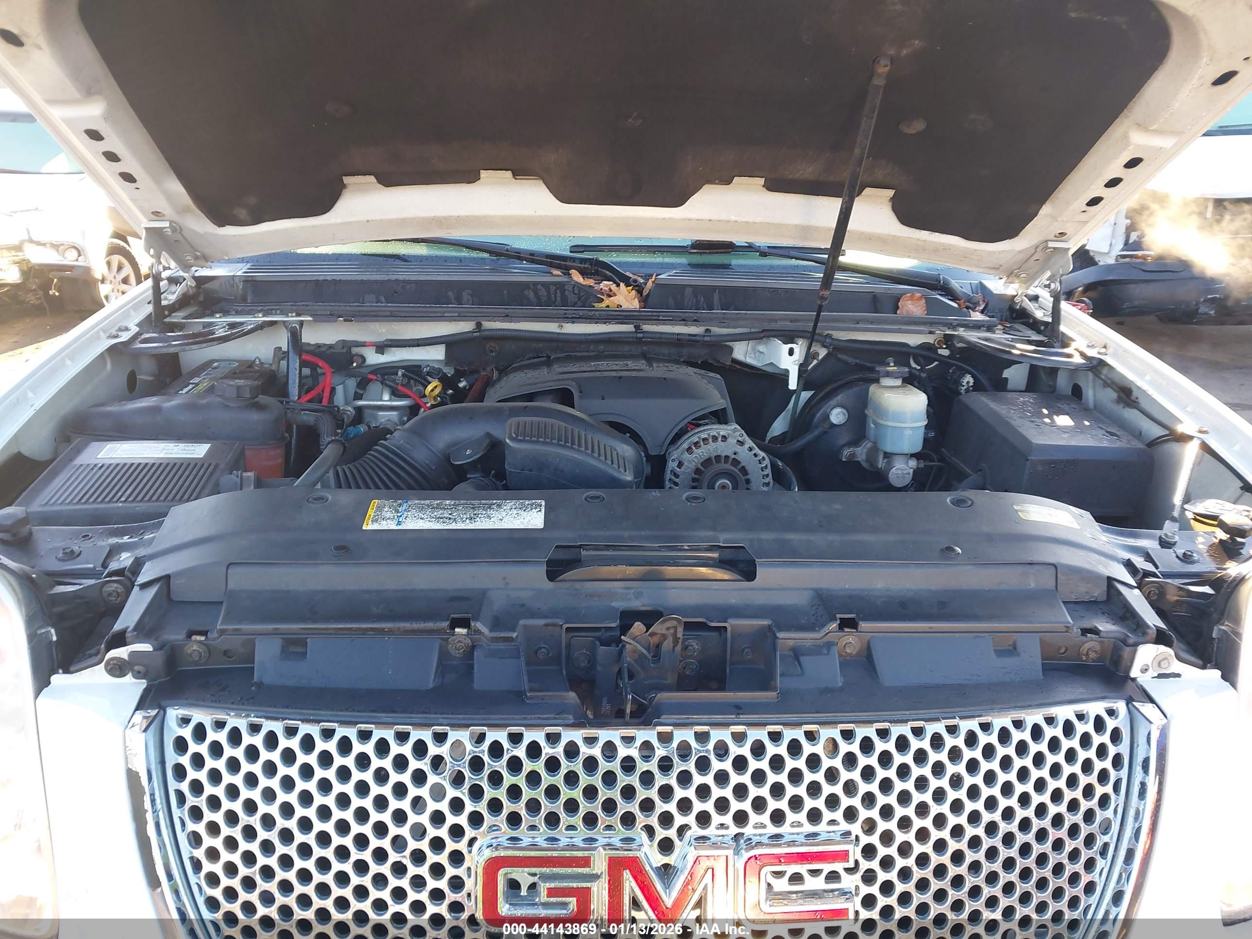 GMC YUKON image 10