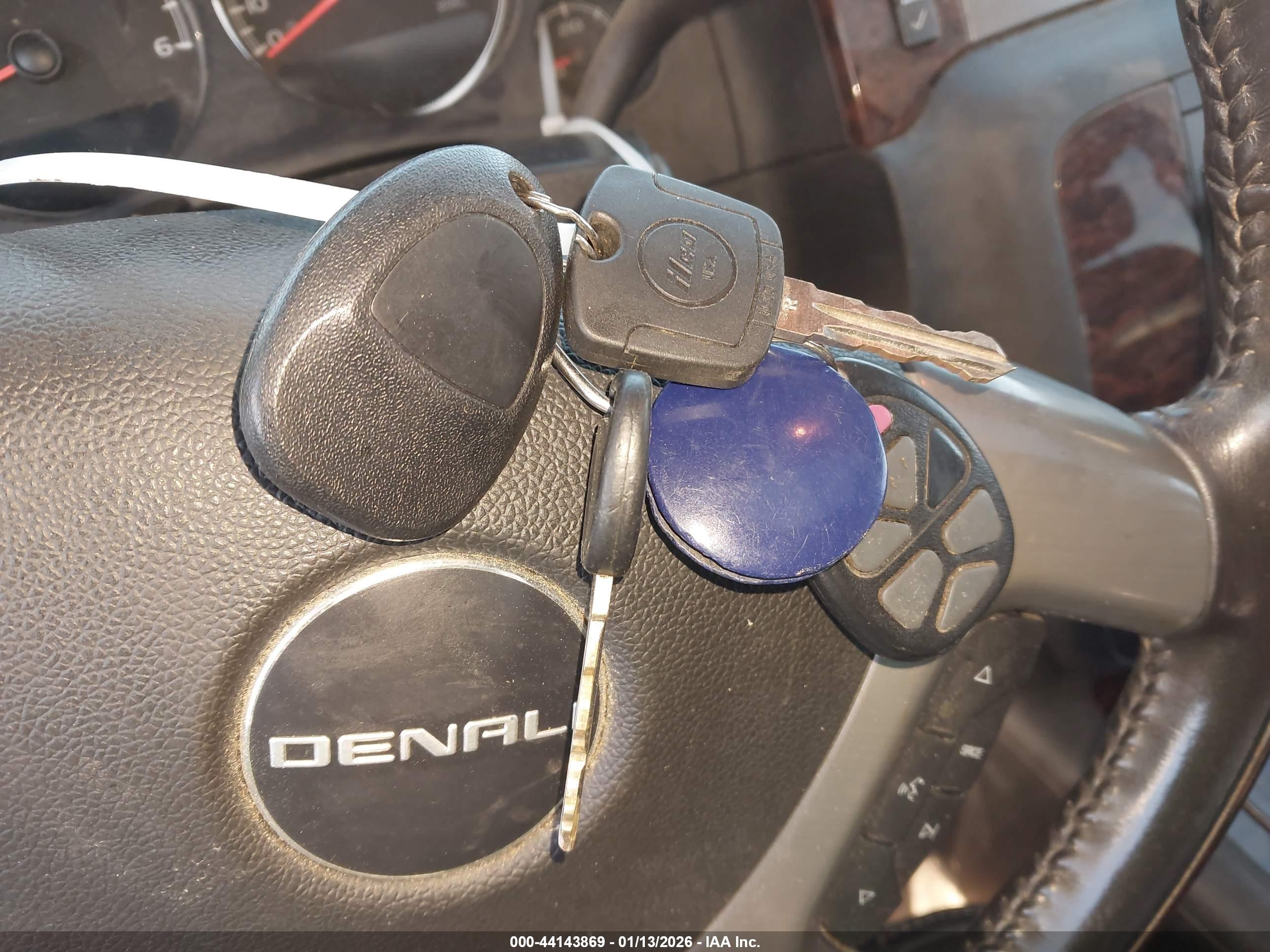GMC YUKON image 11