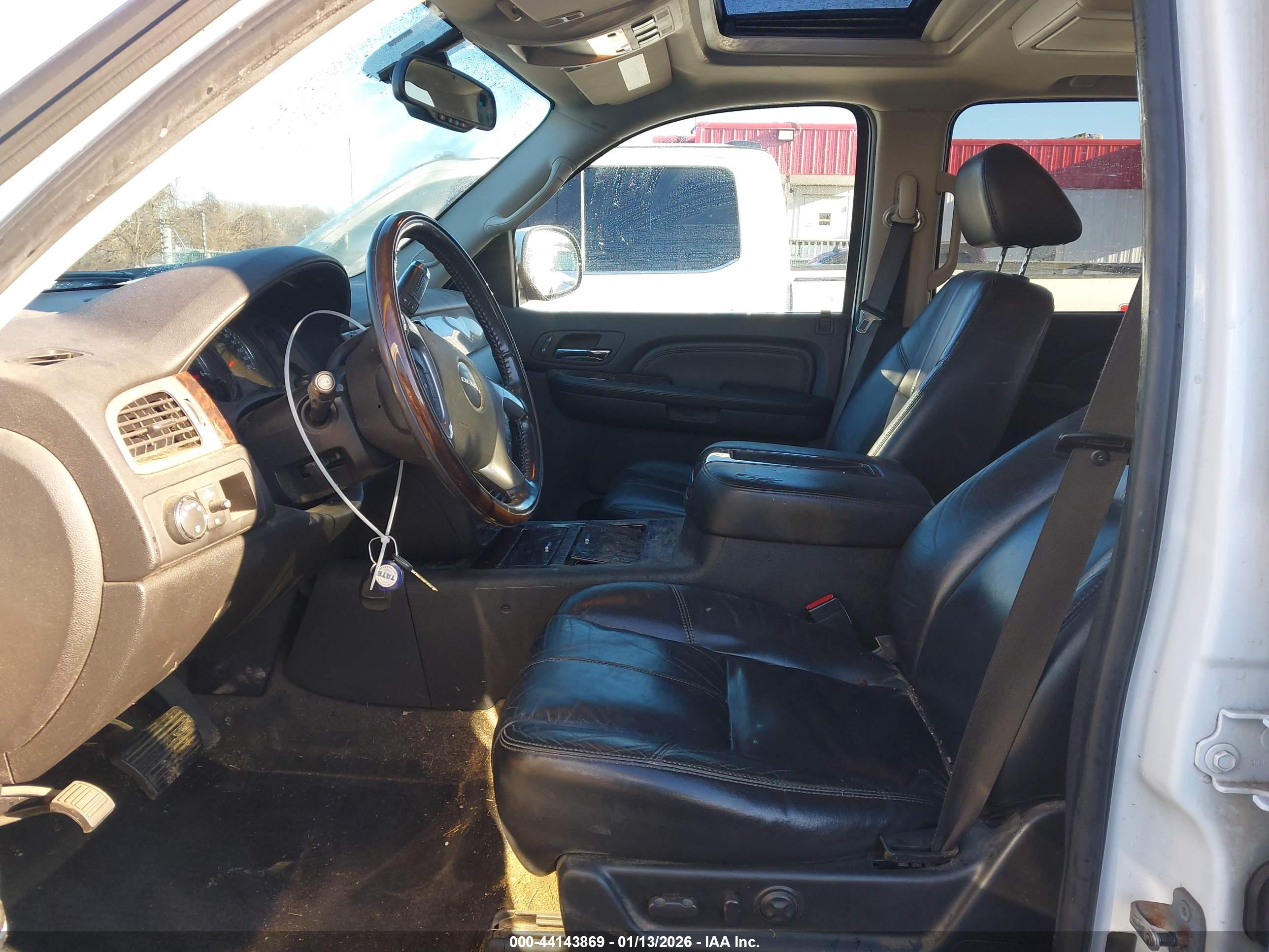 GMC YUKON image 5