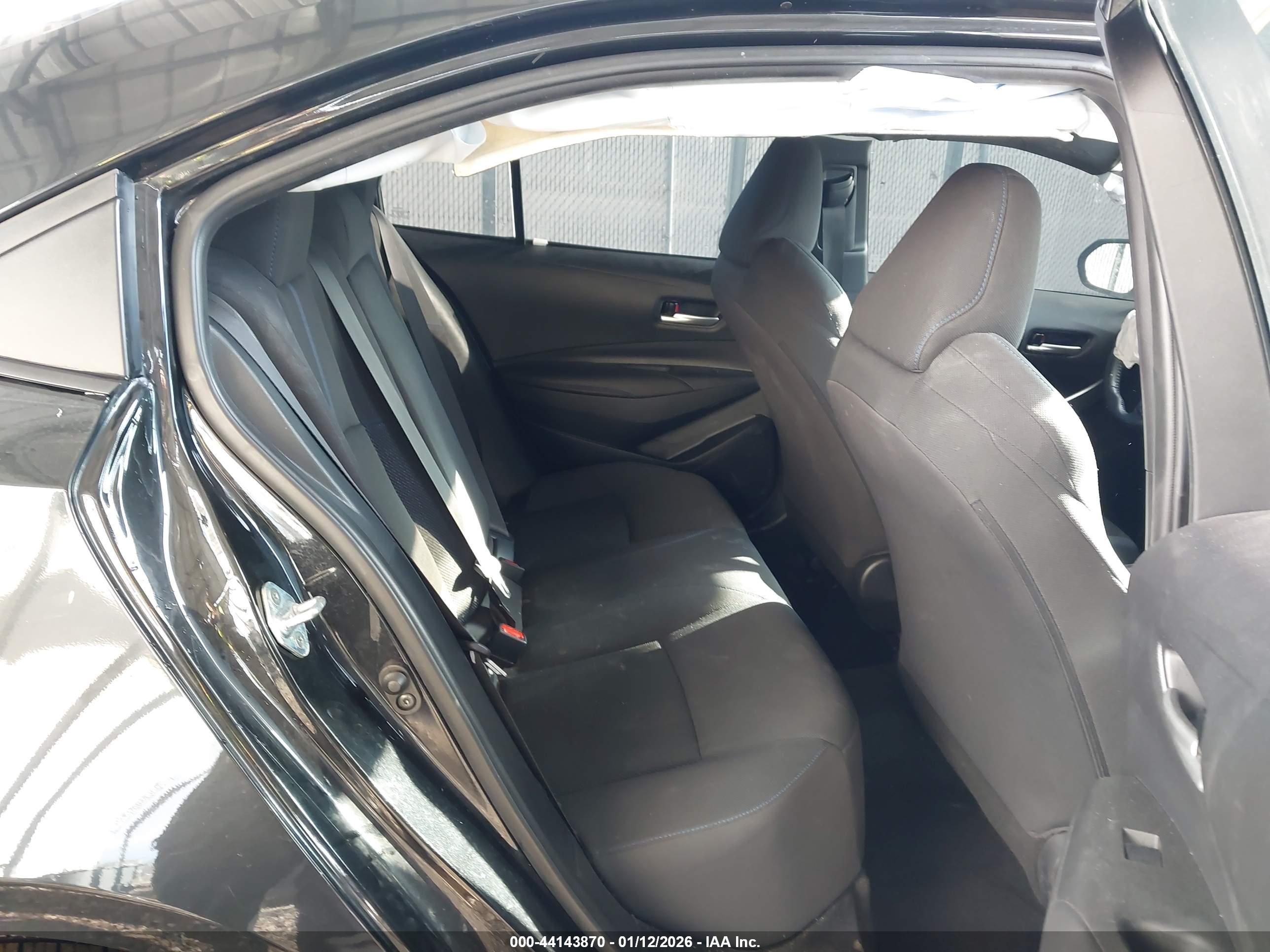 TOYOTA COROLLA image 8