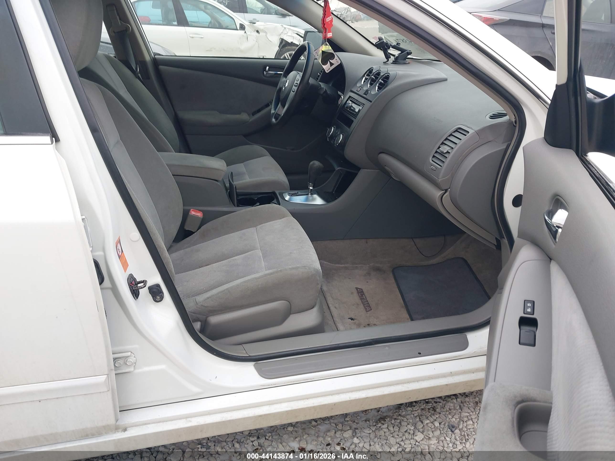 NISSAN ALTIMA image 5