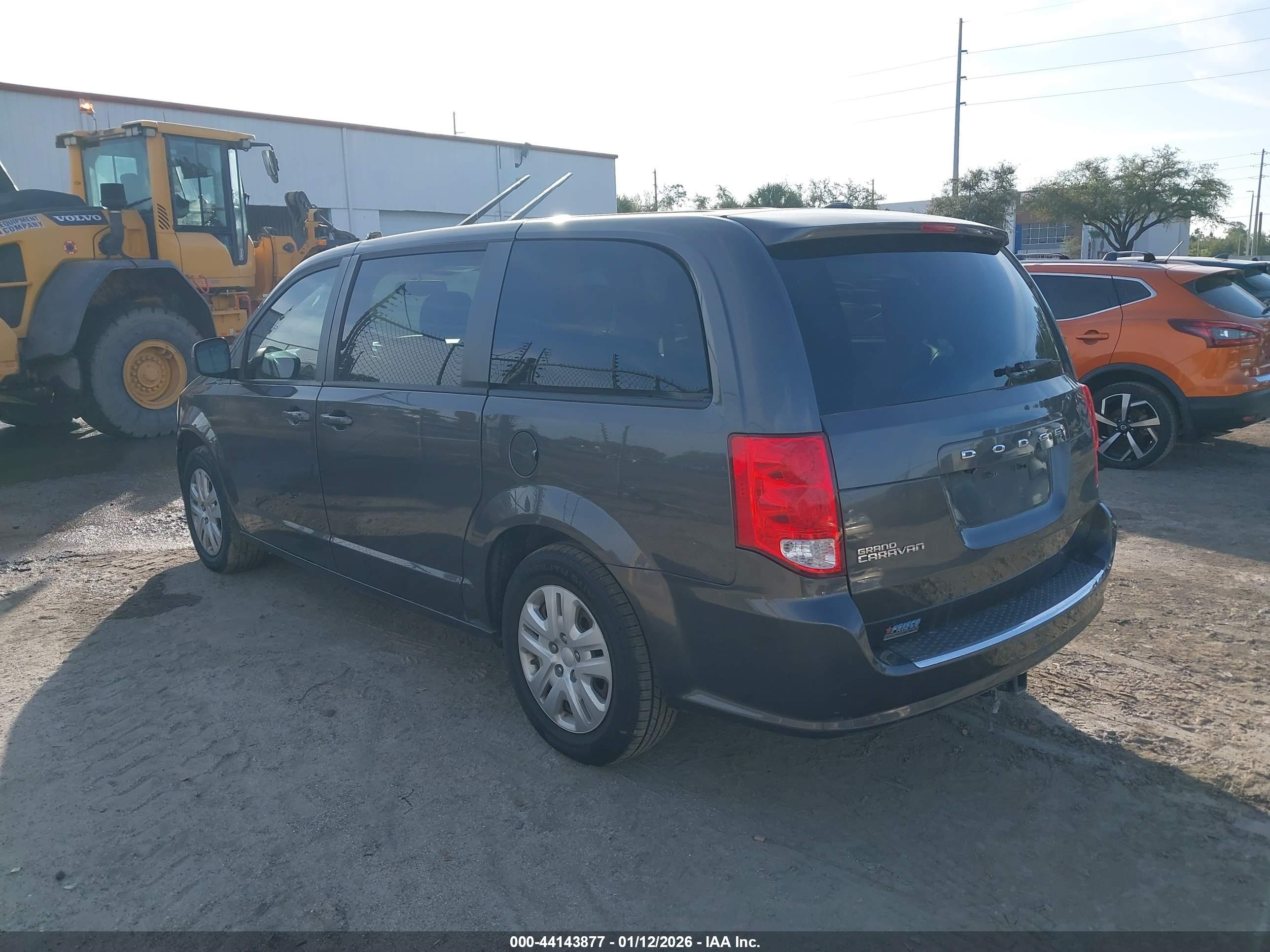 DODGE GRAND image 3