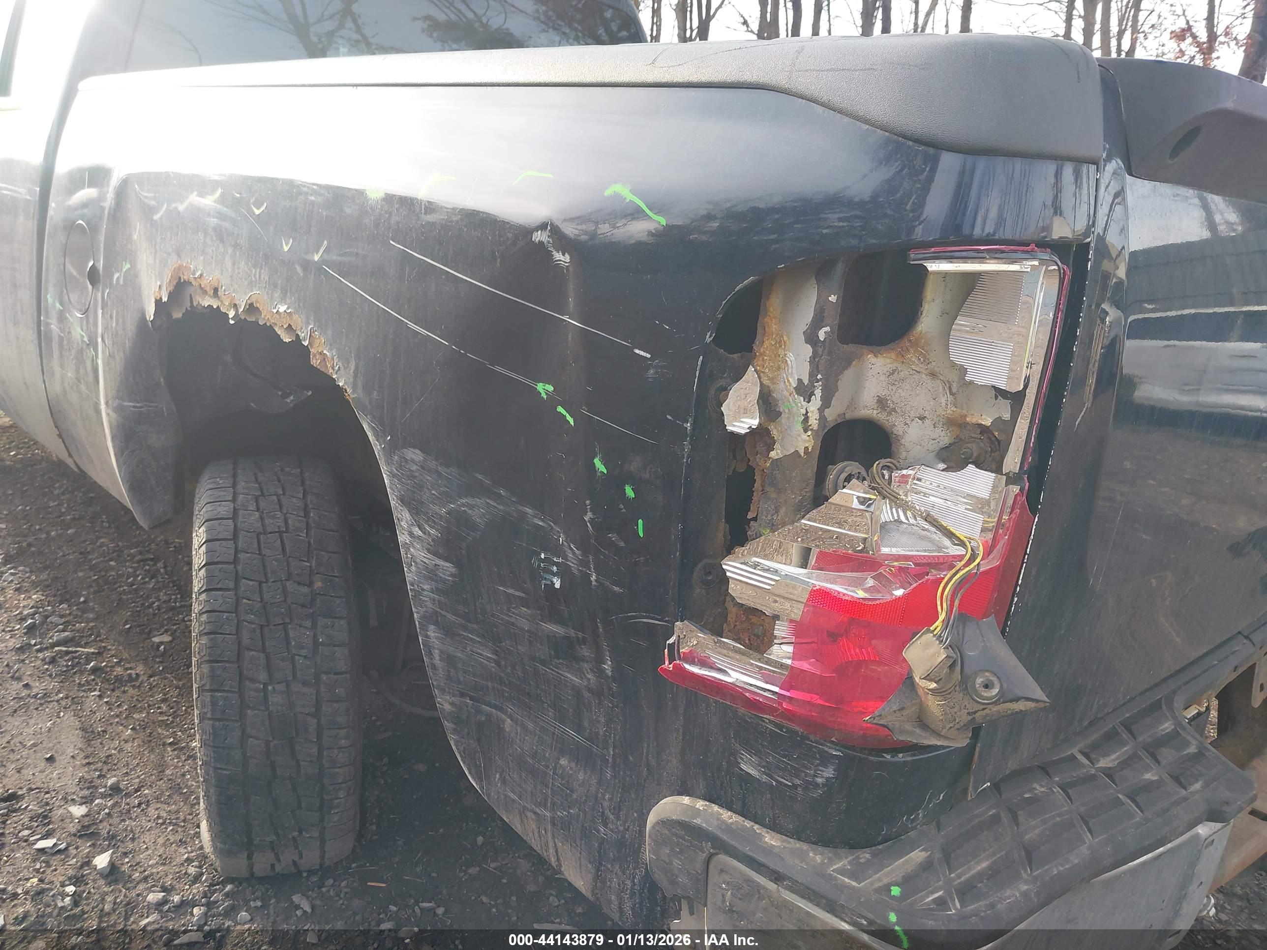 GMC SIERRA image 6
