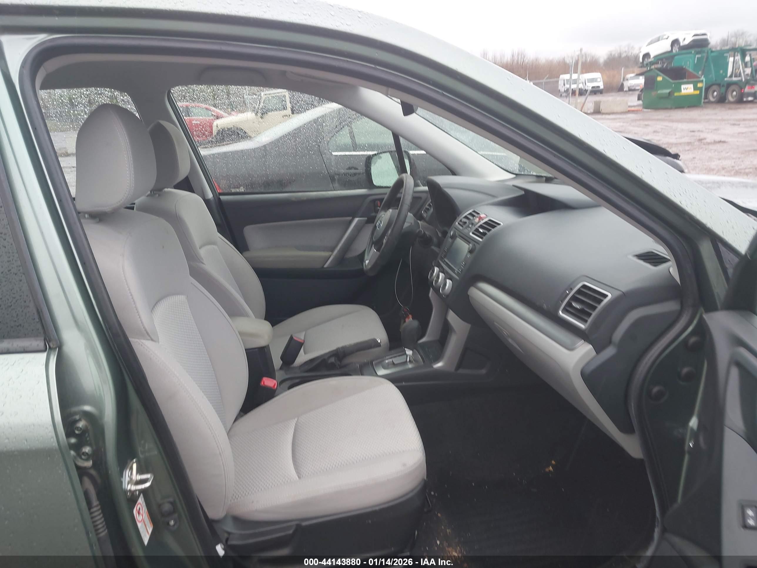 SUBARU FORESTER image 5