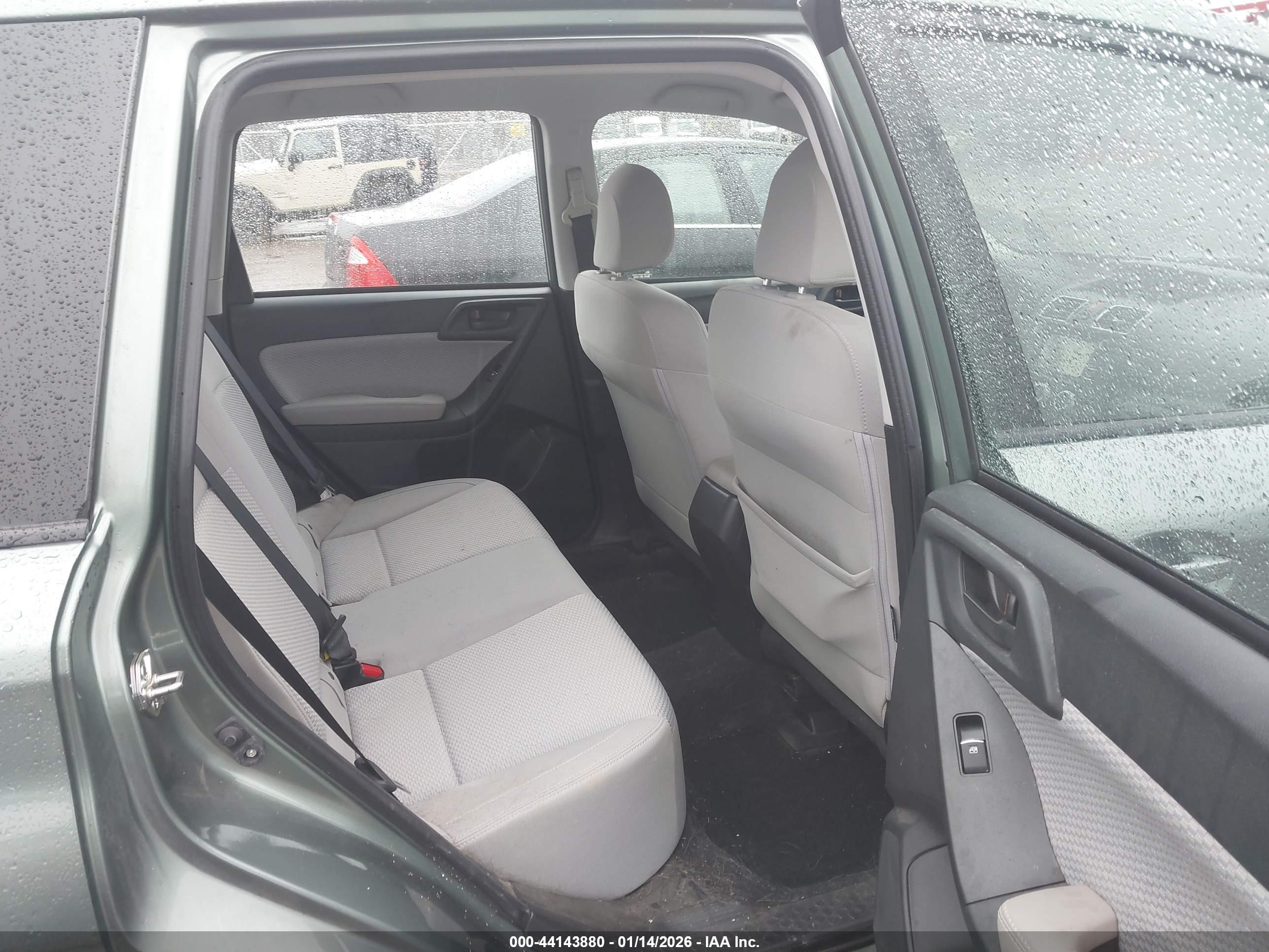 SUBARU FORESTER image 8
