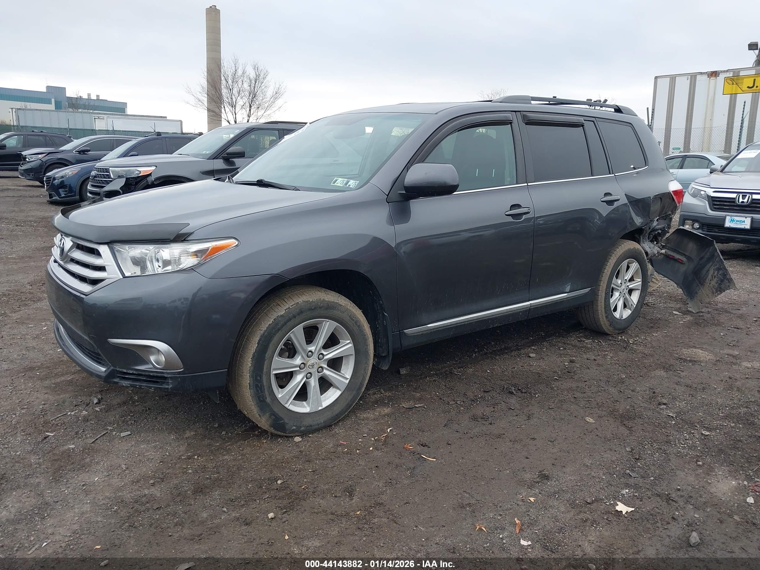 TOYOTA HIGHLANDER image 2