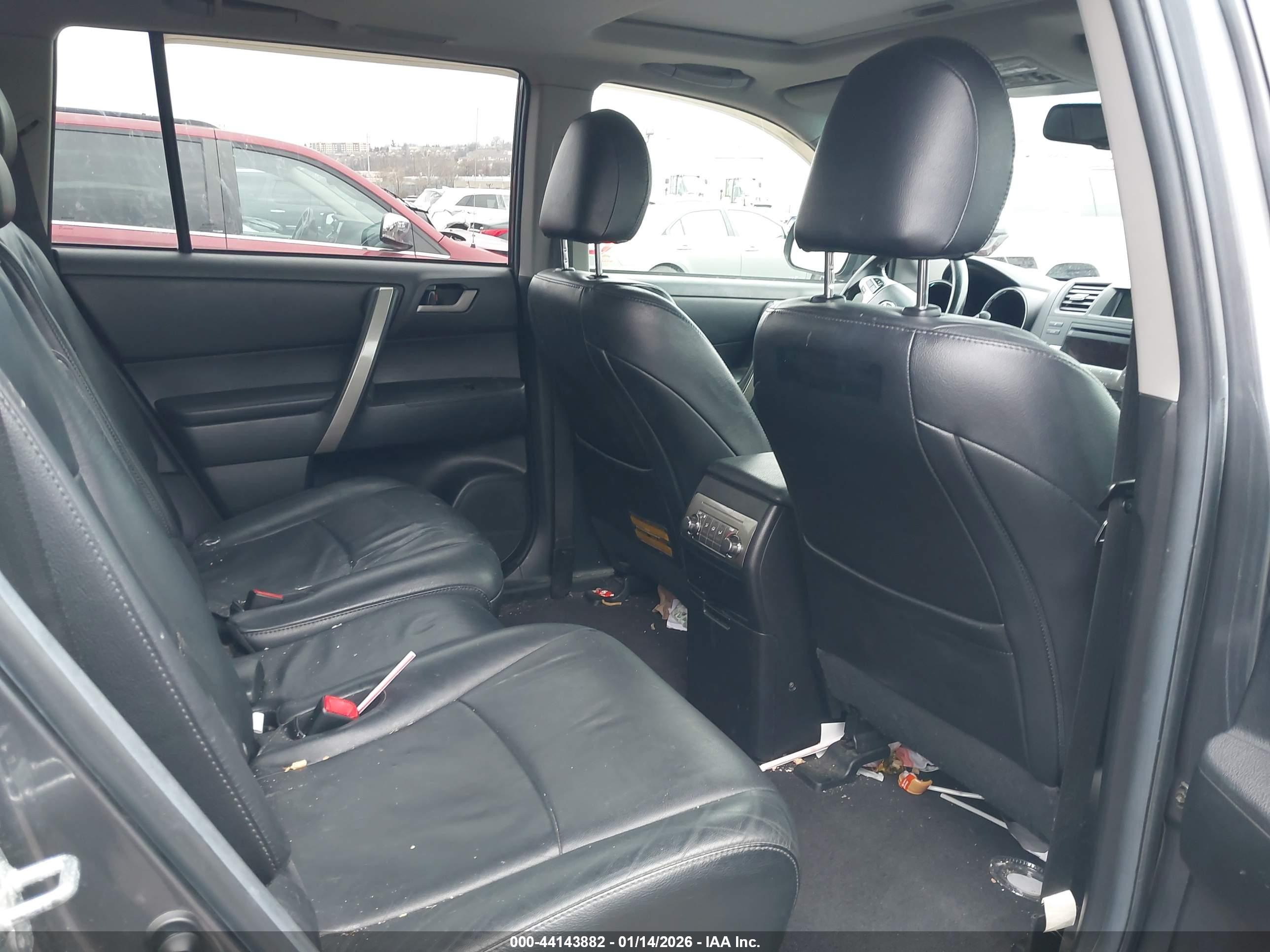 TOYOTA HIGHLANDER image 8