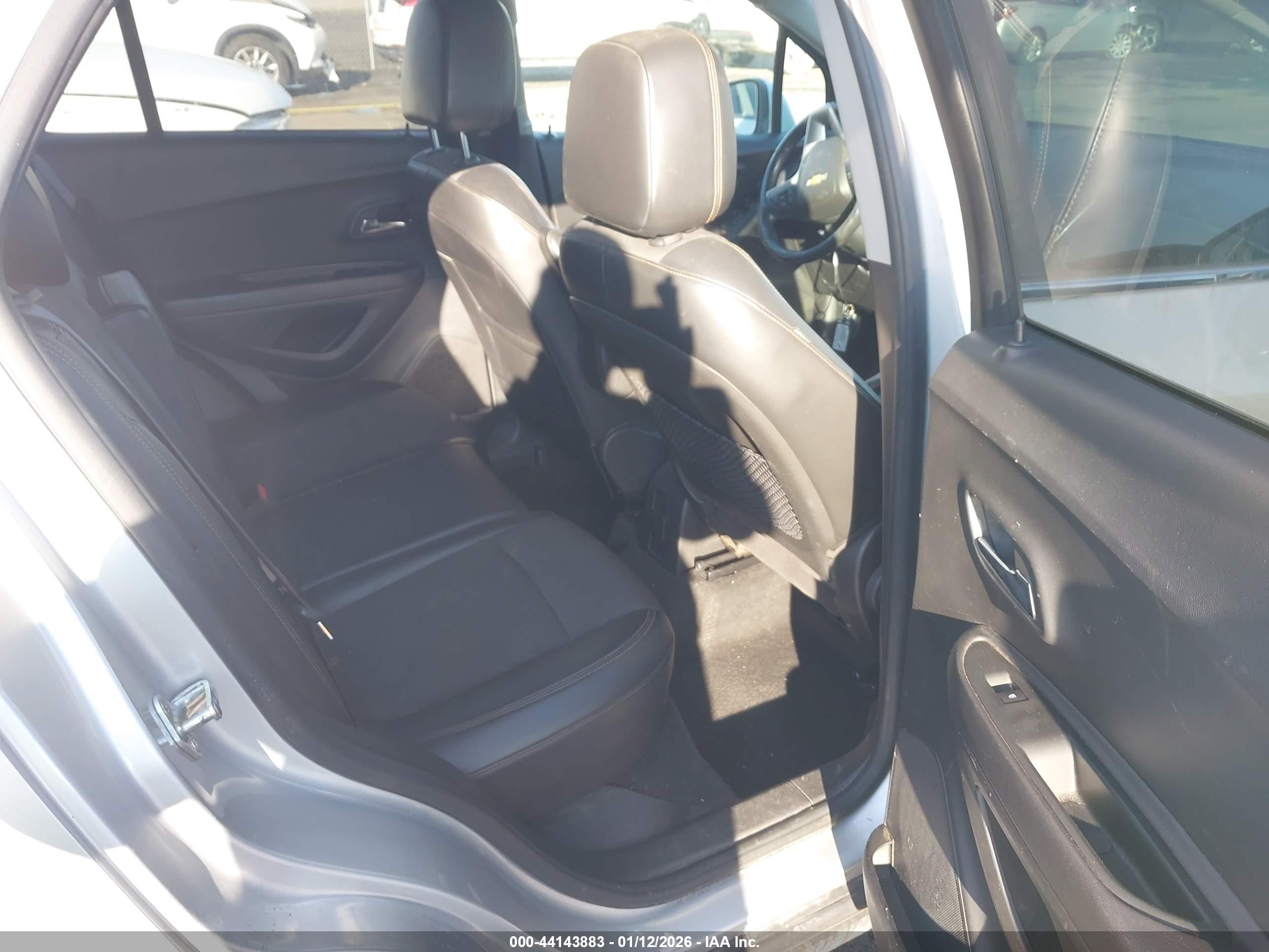 CHEVROLET TRAX image 8