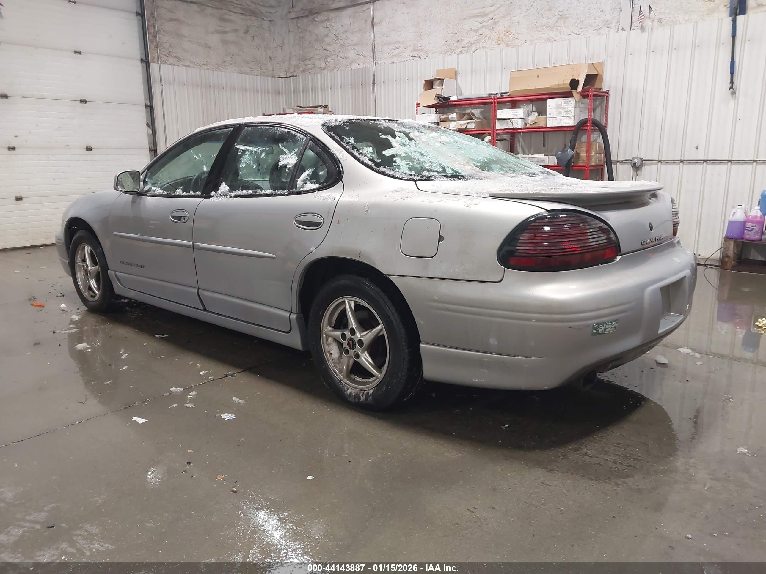 PONTIAC GRAND image 3