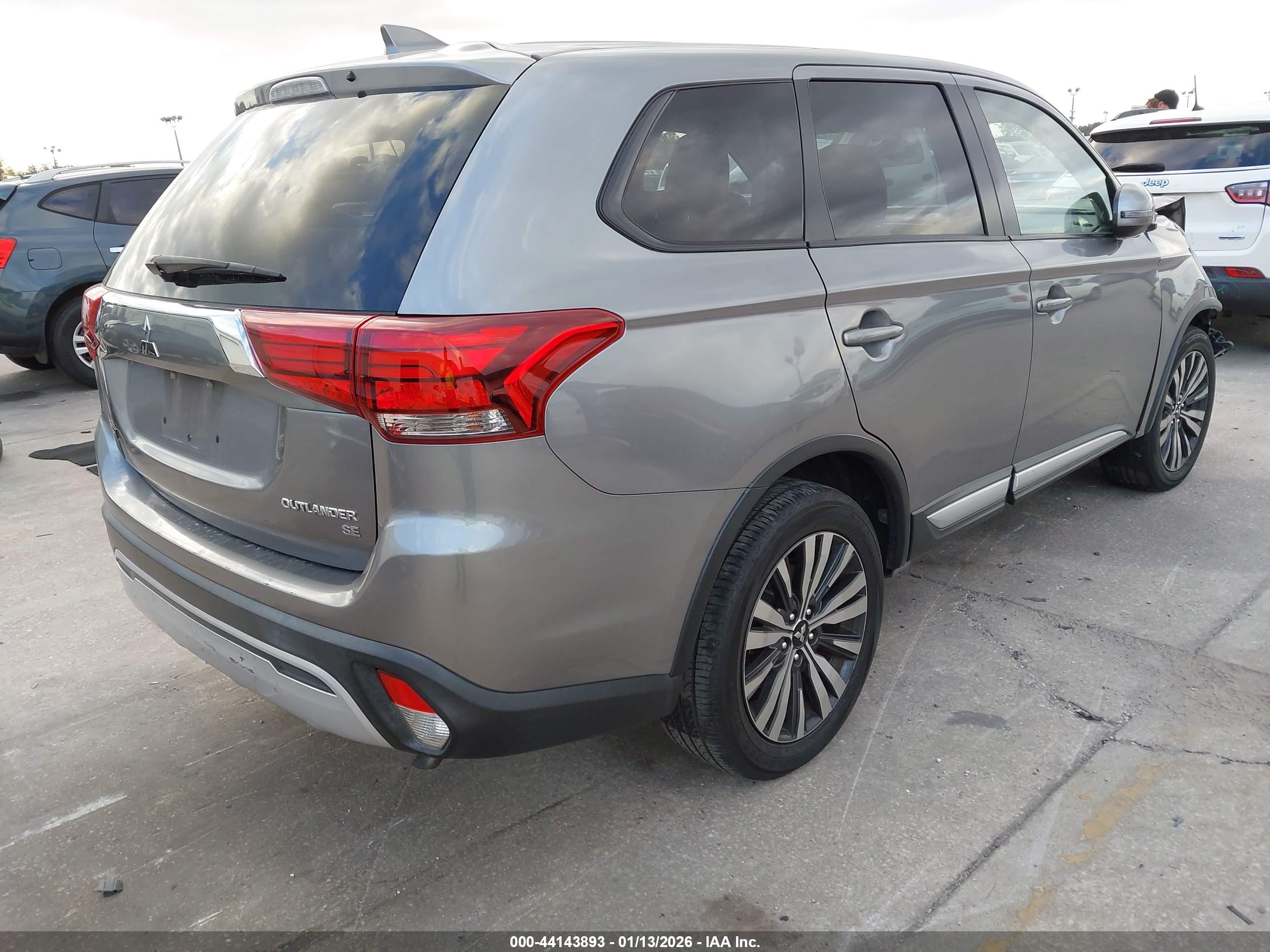 MITSUBISHI OUTLANDER image 4