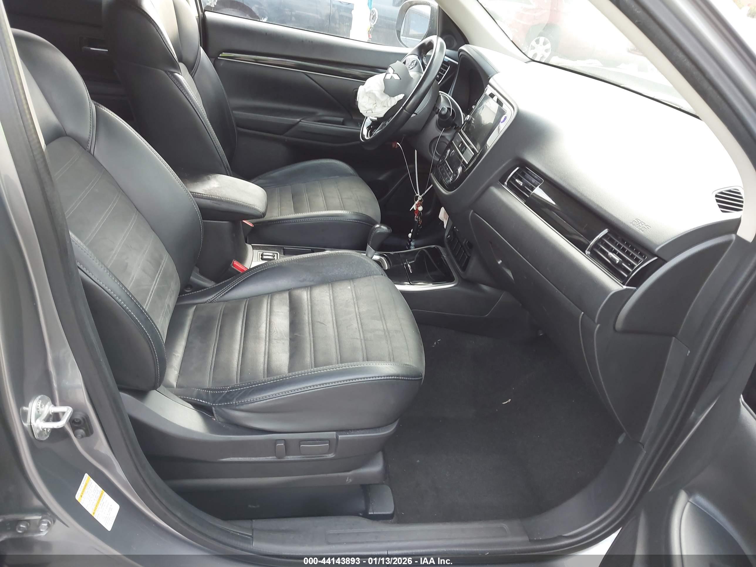 MITSUBISHI OUTLANDER image 5