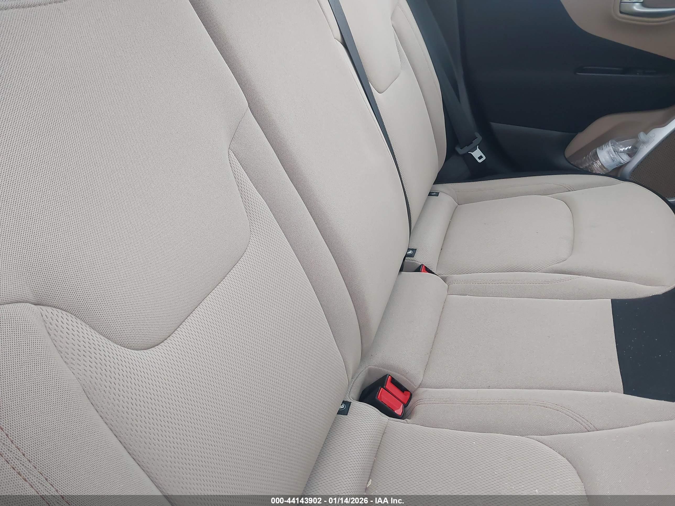 JEEP RENEGADE image 8
