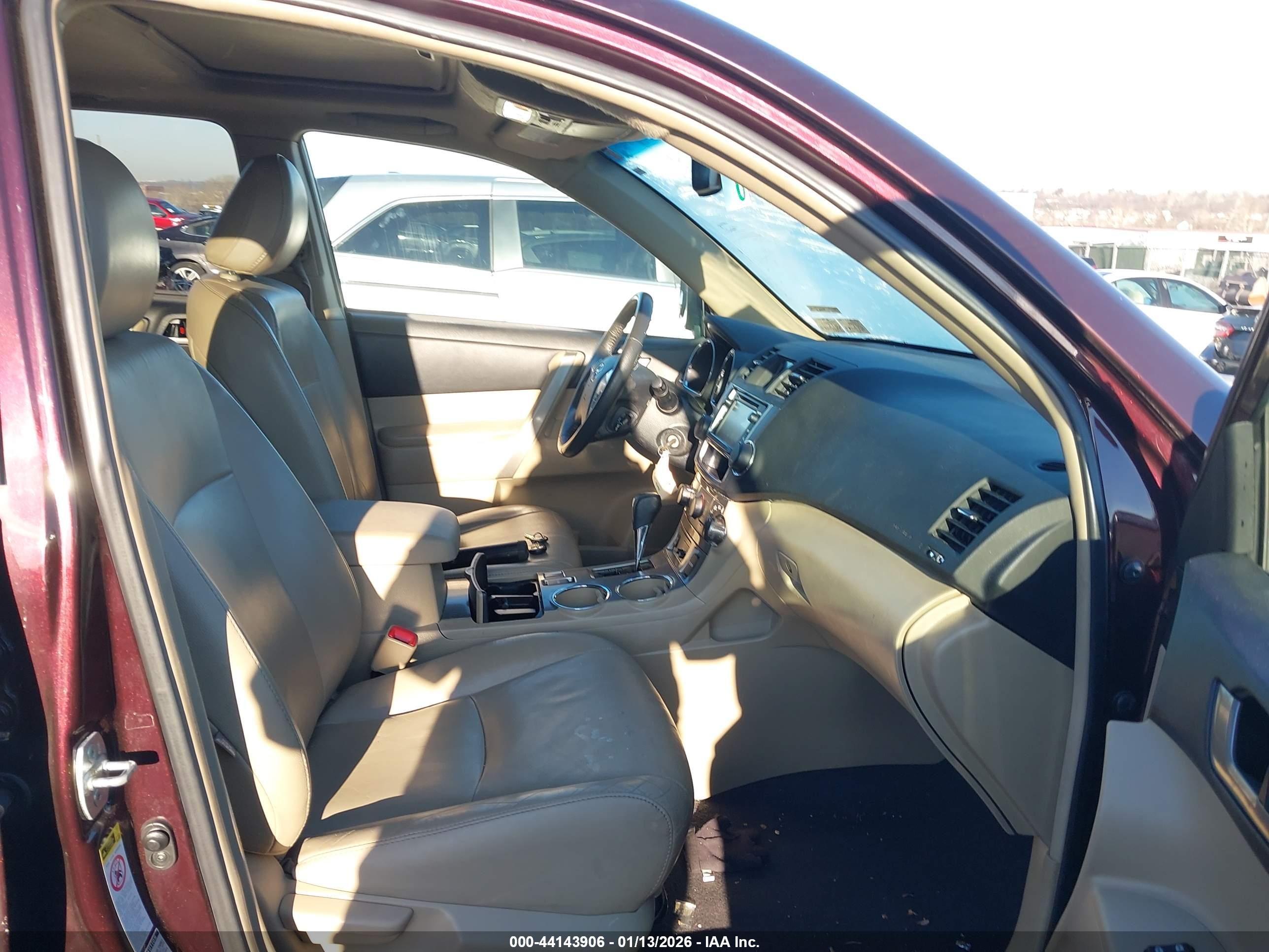 TOYOTA HIGHLANDER image 5