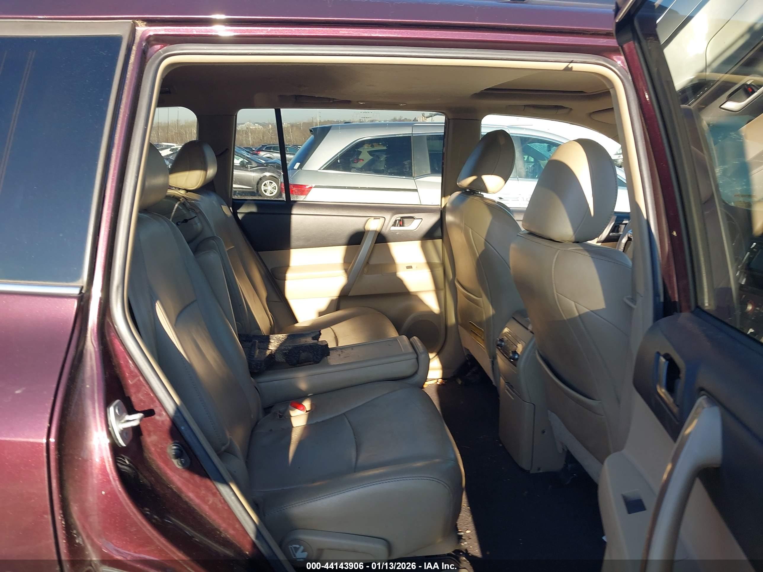 TOYOTA HIGHLANDER image 8