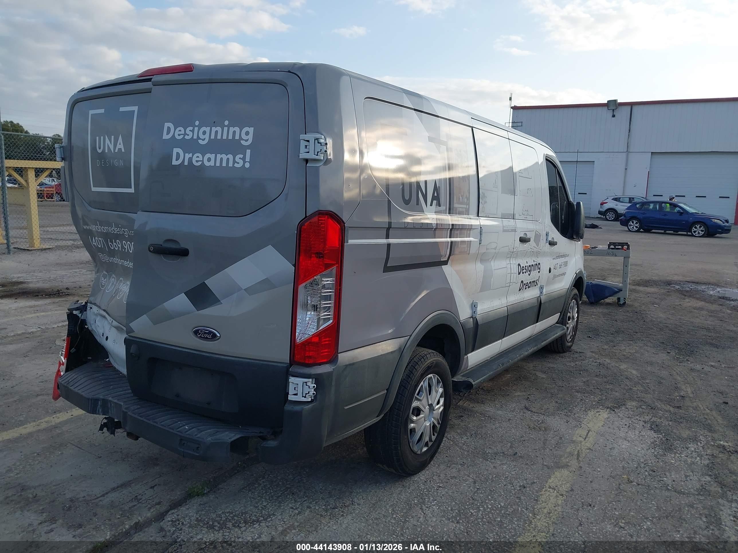FORD TRANSIT-250 image 4