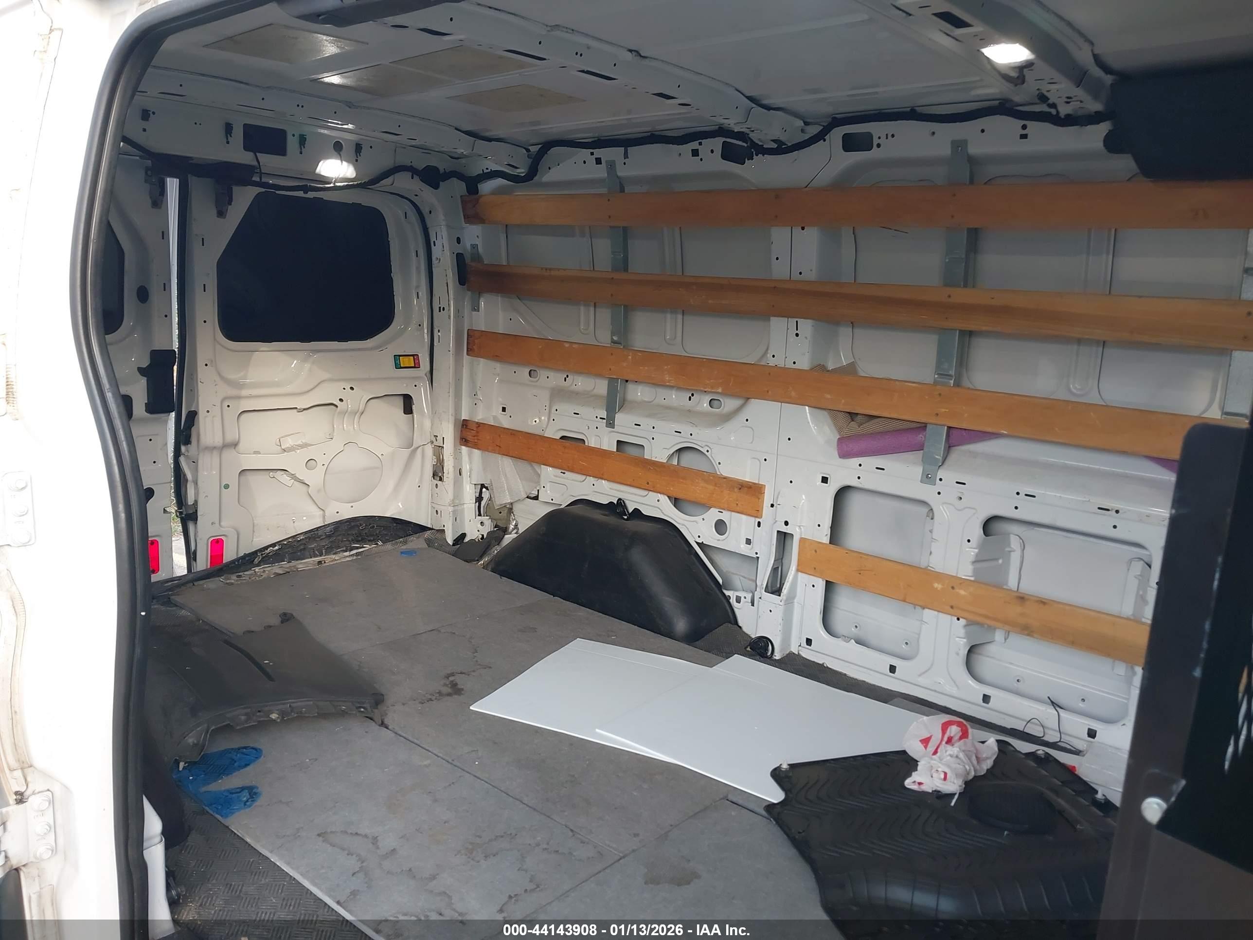 FORD TRANSIT-250 image 8