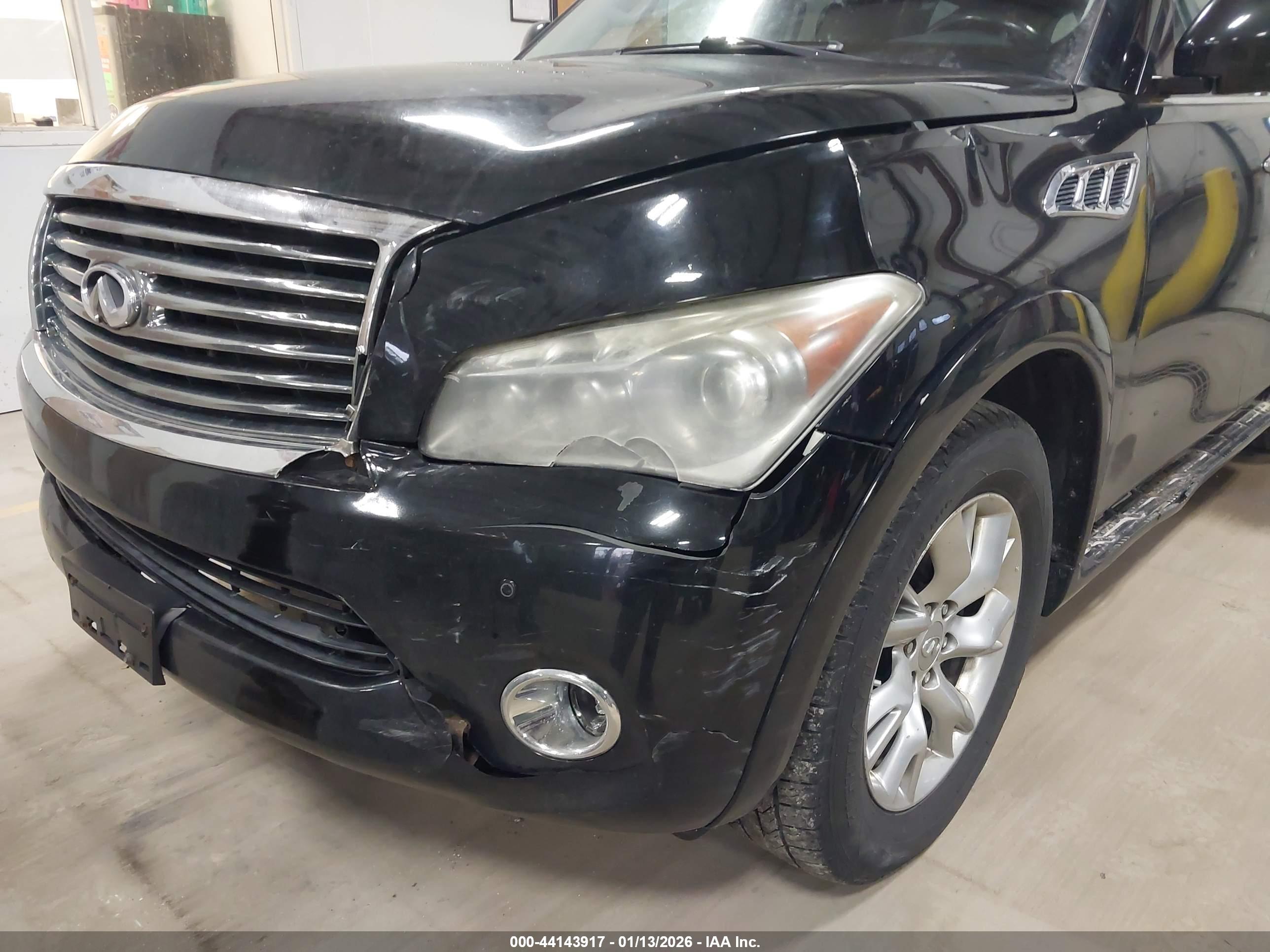 INFINITI QX56 image 6