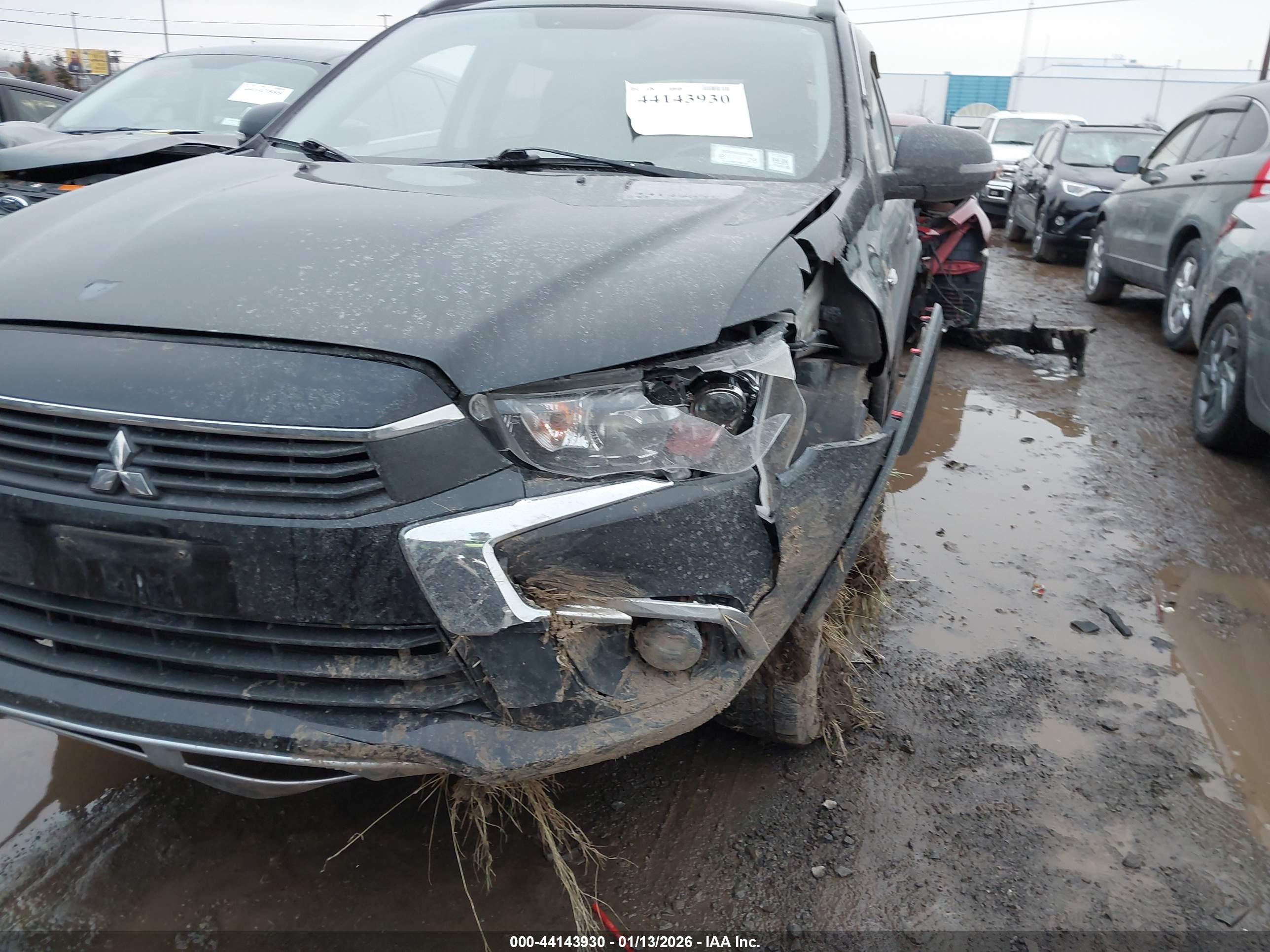 MITSUBISHI OUTLANDER image 6