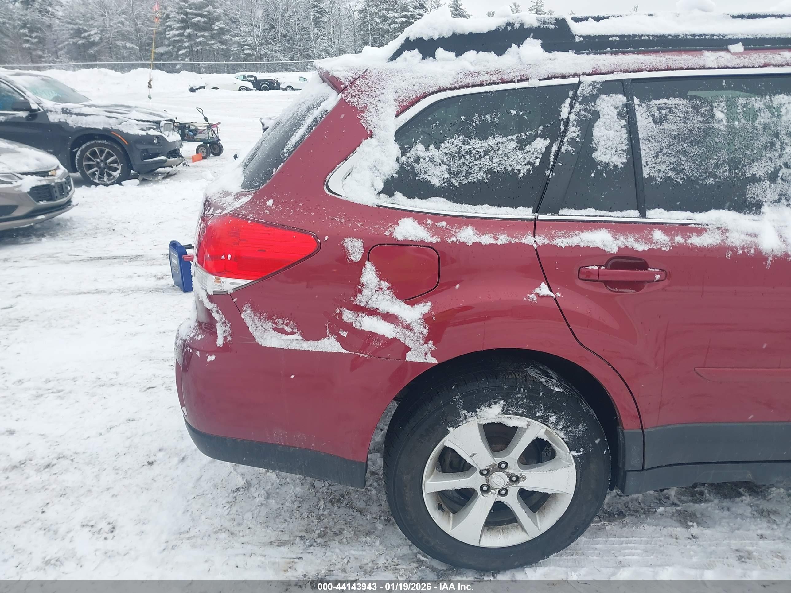 SUBARU OUTBACK image 6