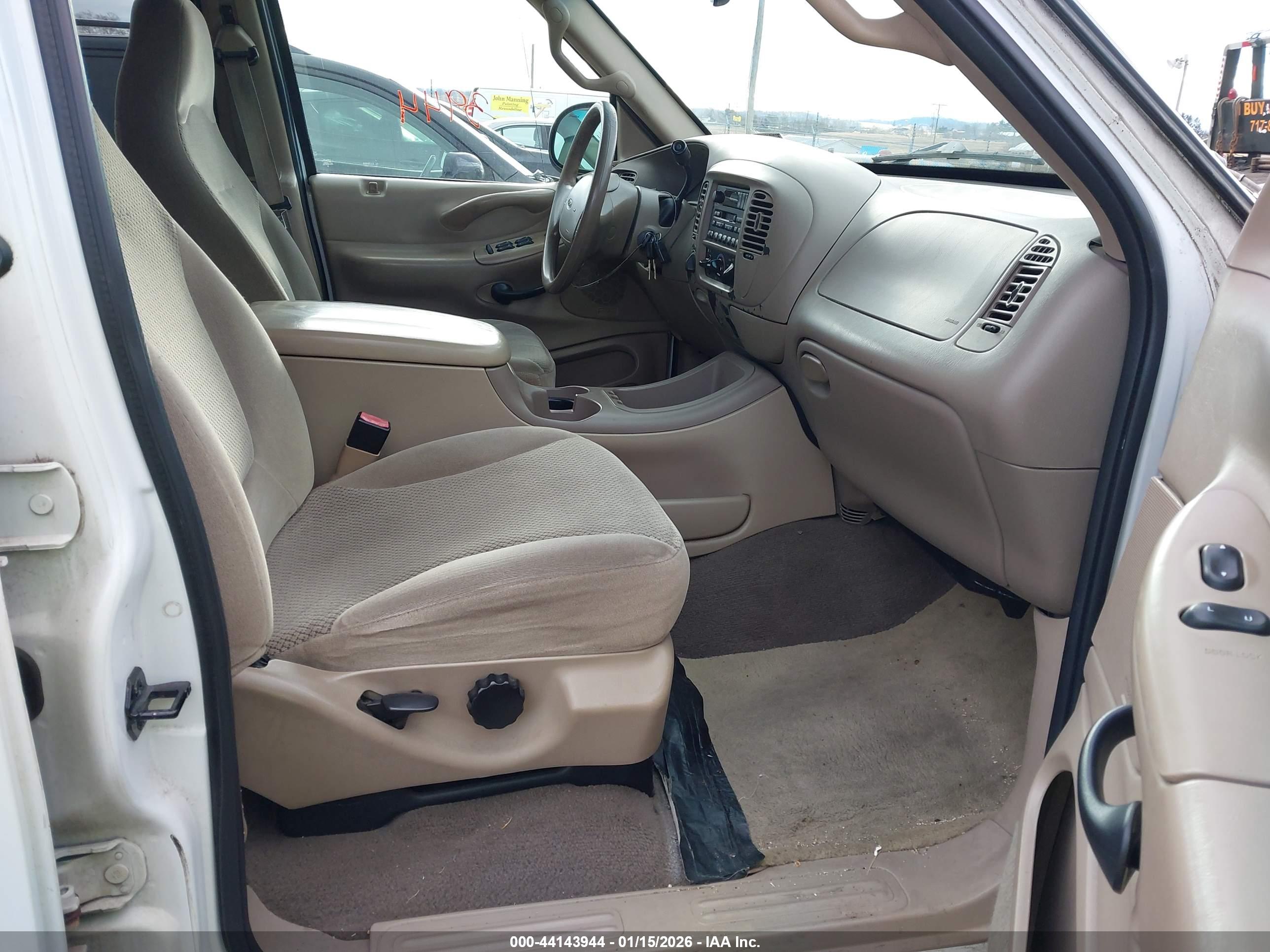 FORD EXPEDITION image 5