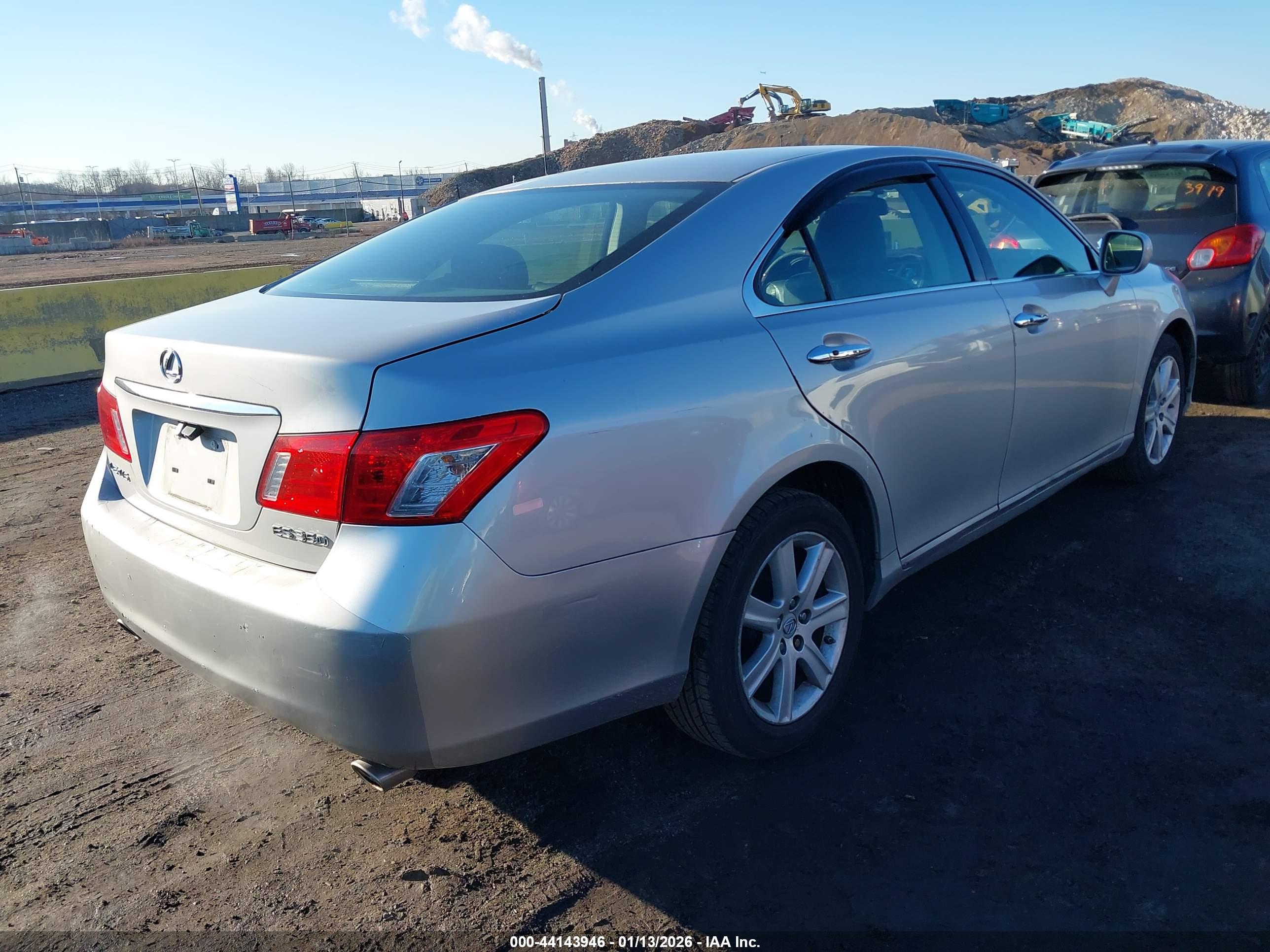 LEXUS ES image 4