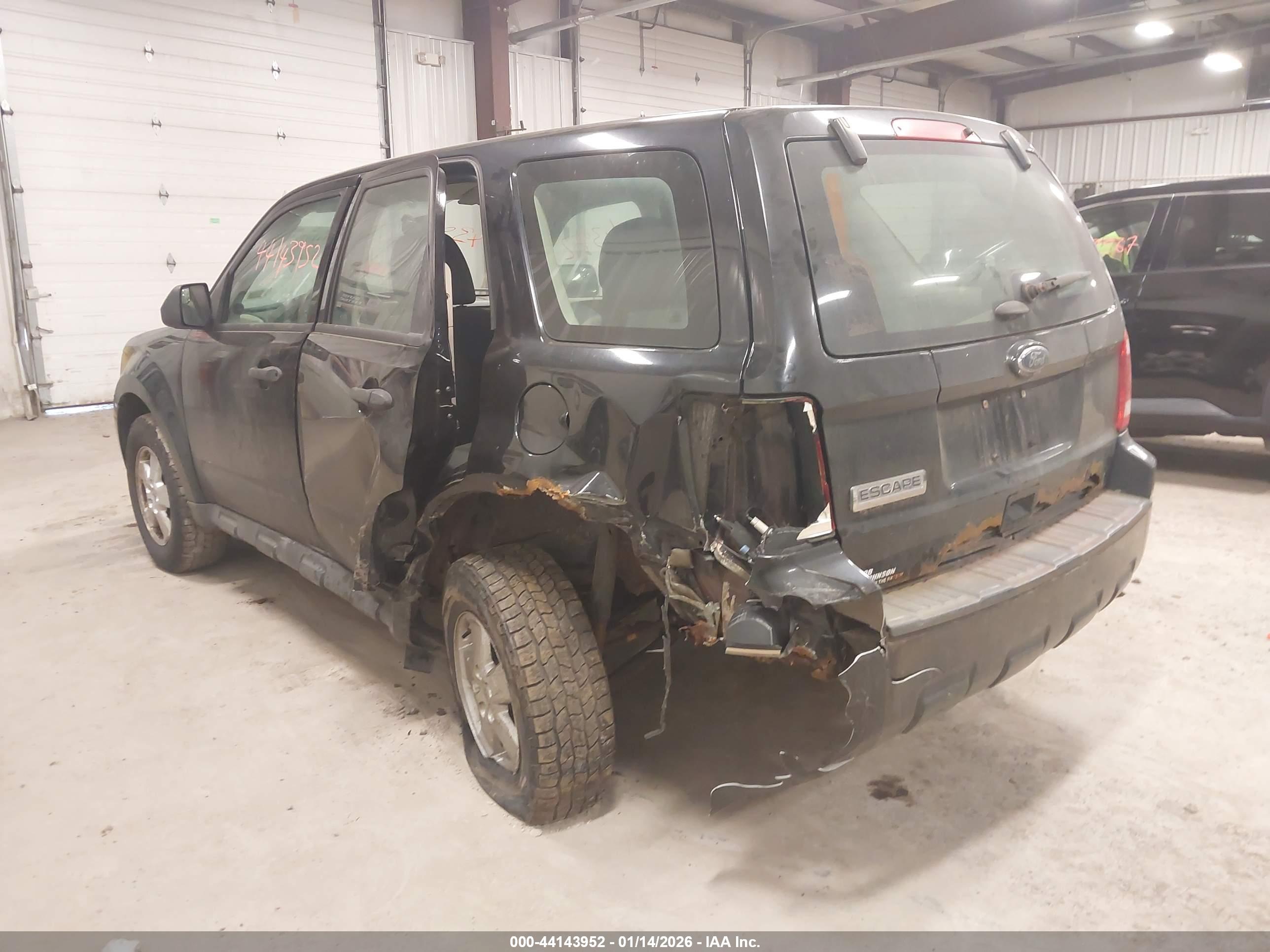 FORD ESCAPE image 3