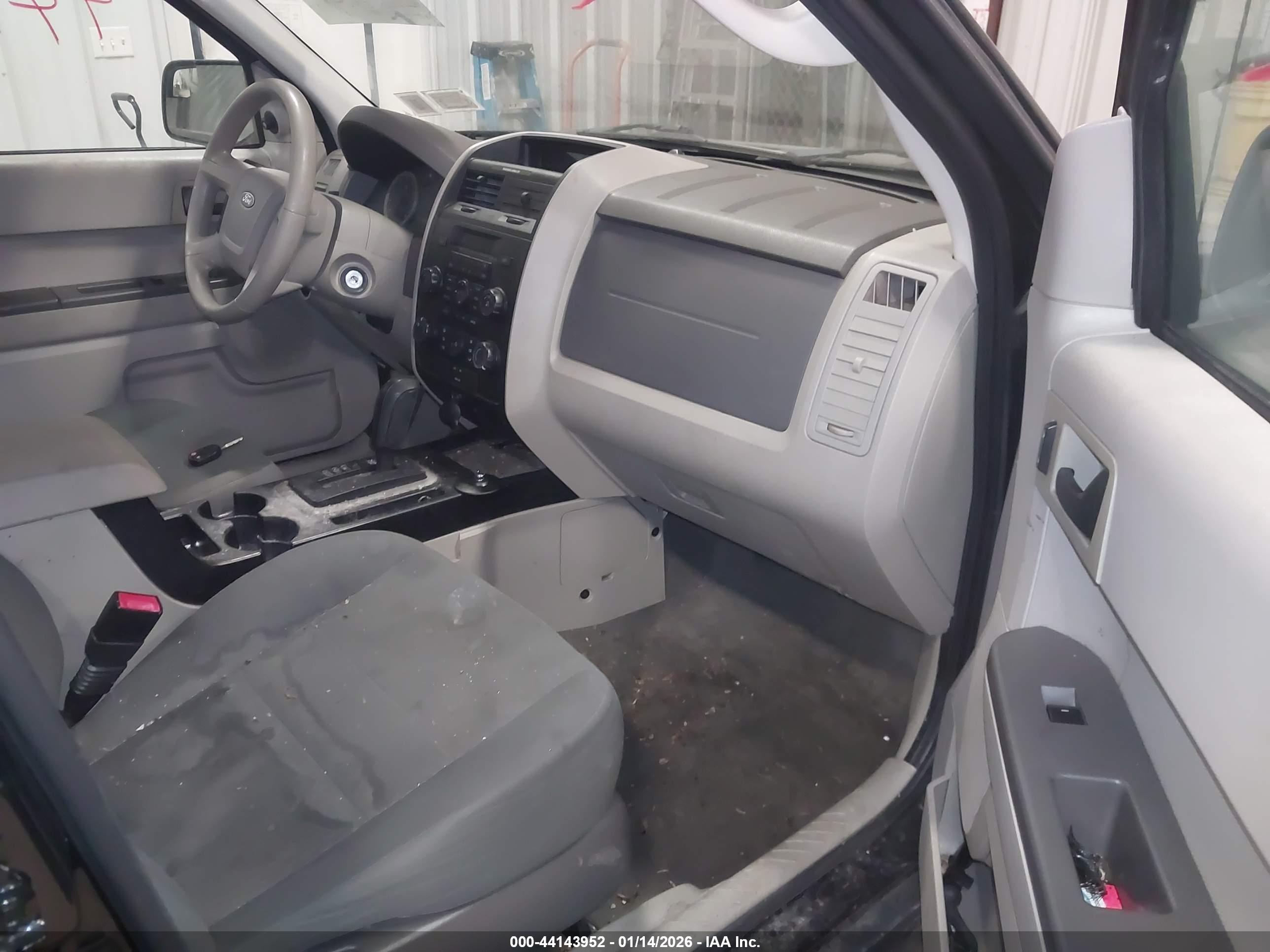 FORD ESCAPE image 5