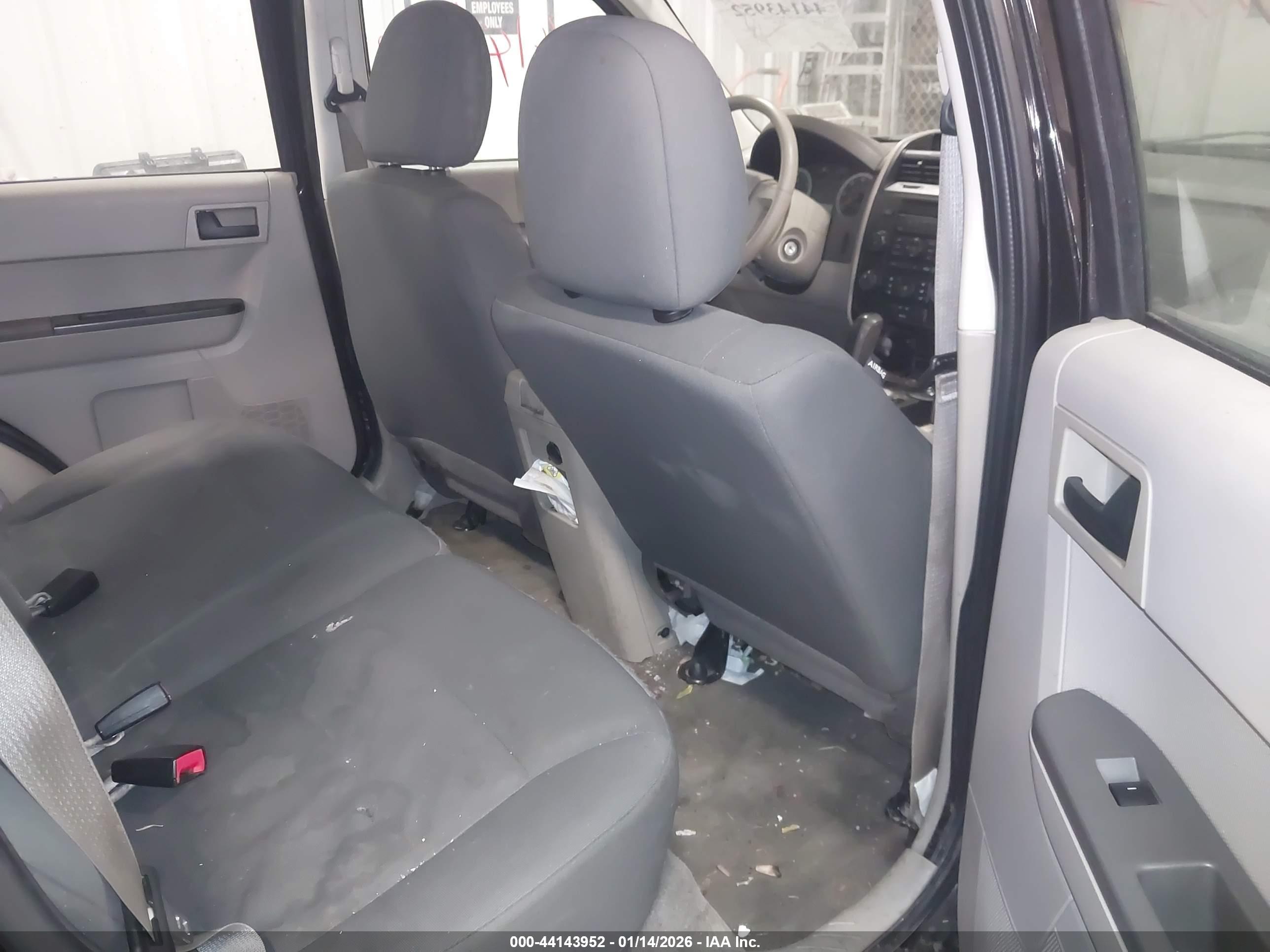 FORD ESCAPE image 8