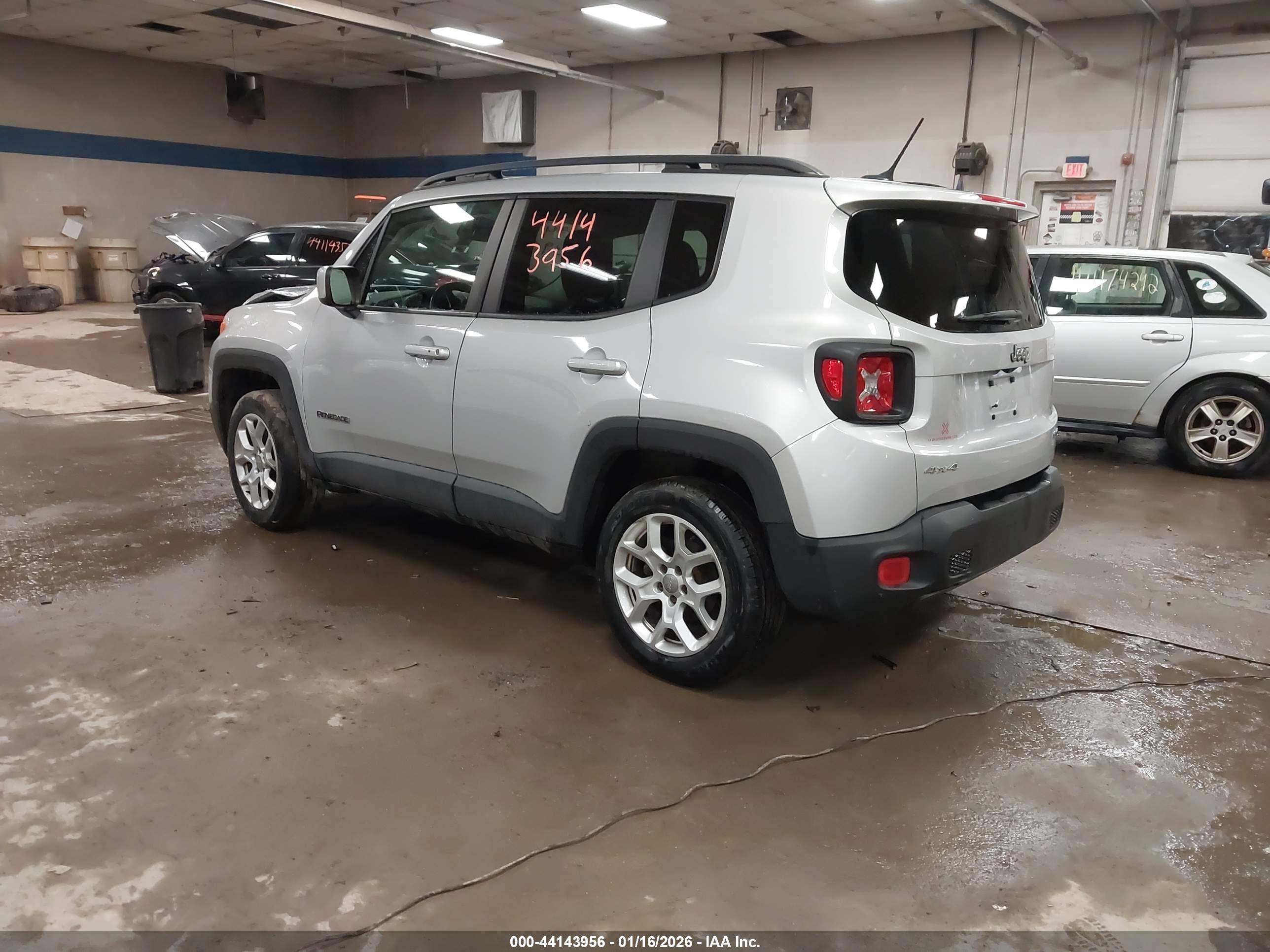 JEEP RENEGADE image 3