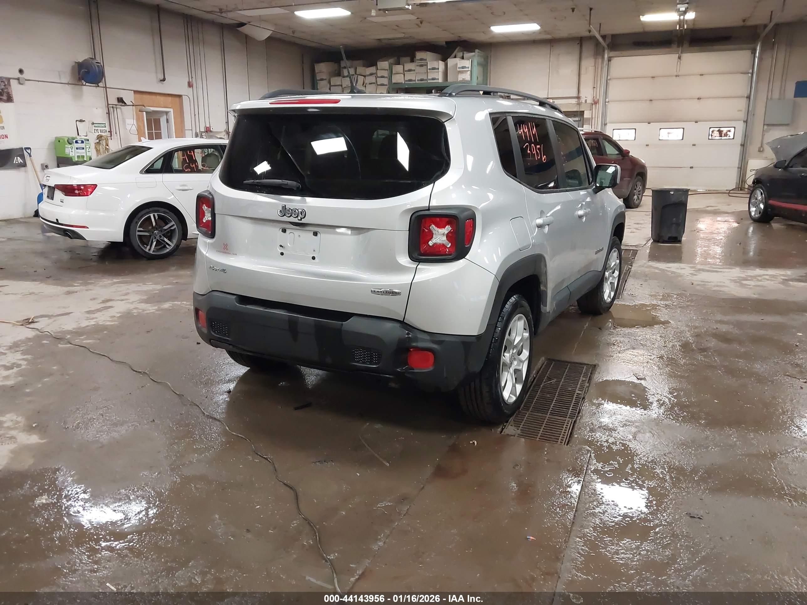 JEEP RENEGADE image 4