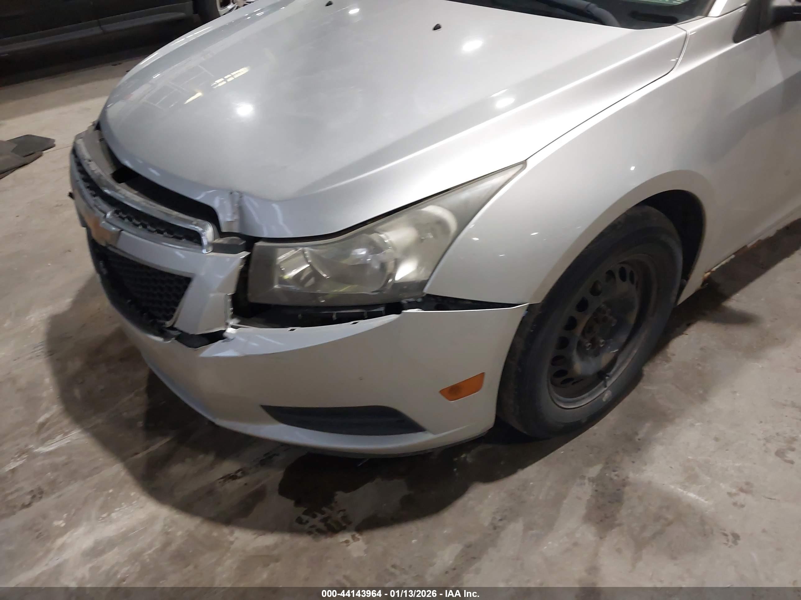 CHEVROLET CRUZE image 6