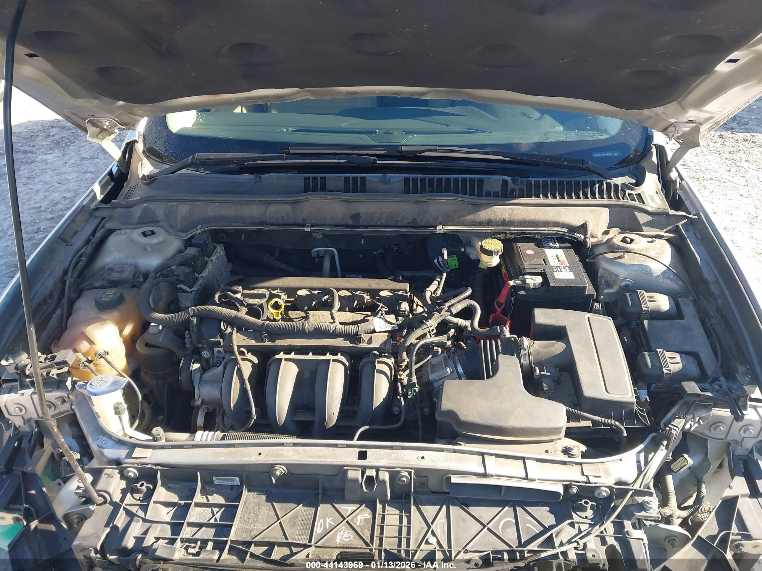 FORD FUSION image 10
