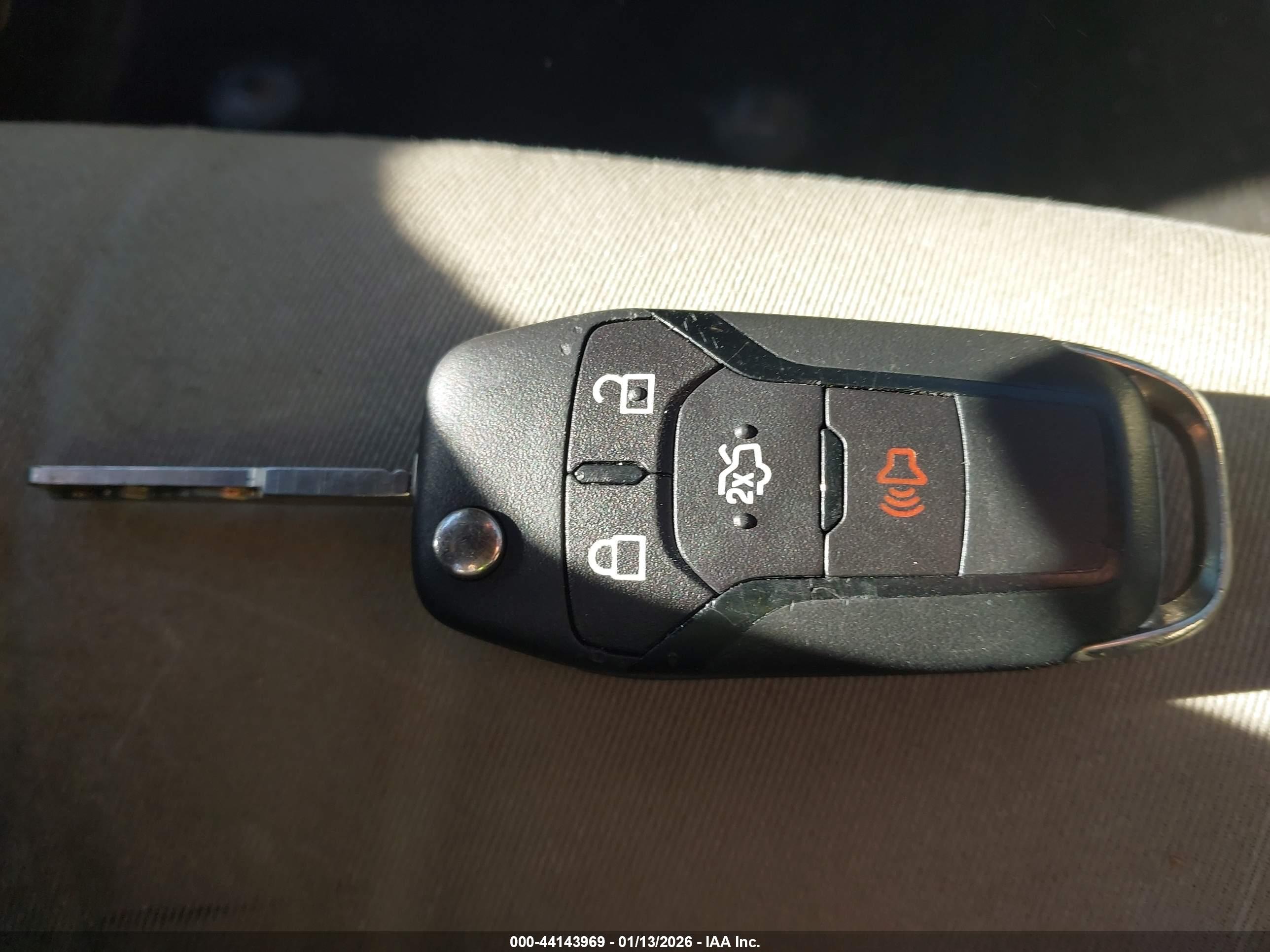 FORD FUSION image 11