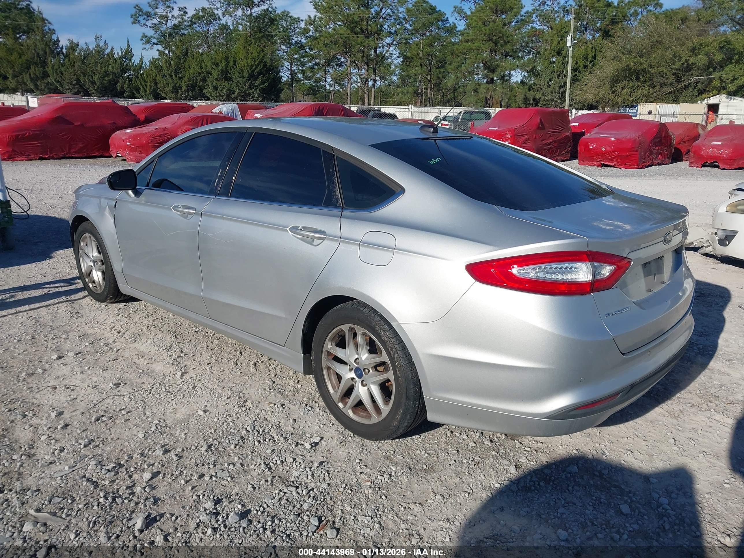 FORD FUSION image 3
