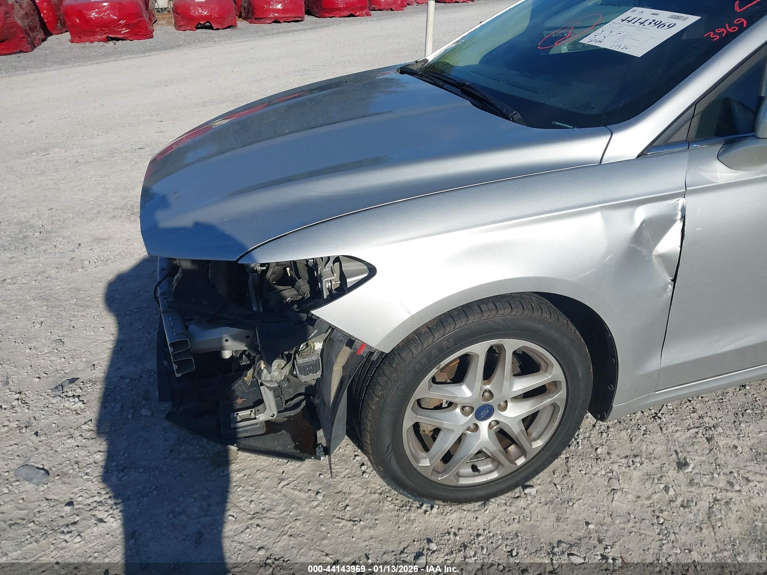FORD FUSION image 6