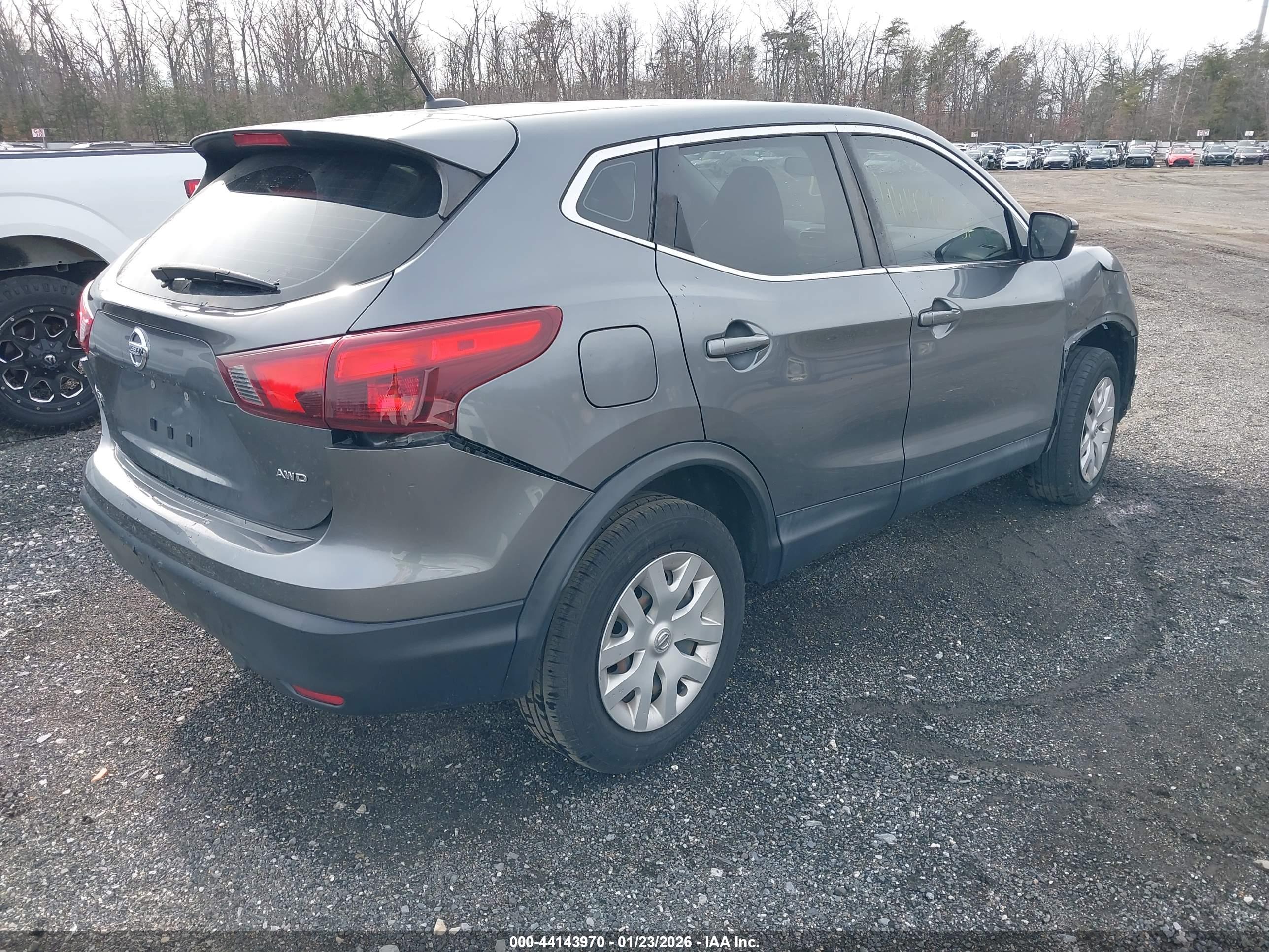NISSAN ROGUE image 4