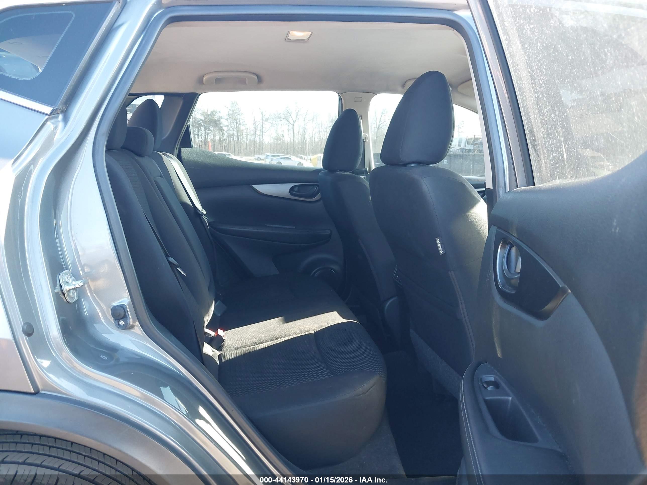 NISSAN ROGUE image 8