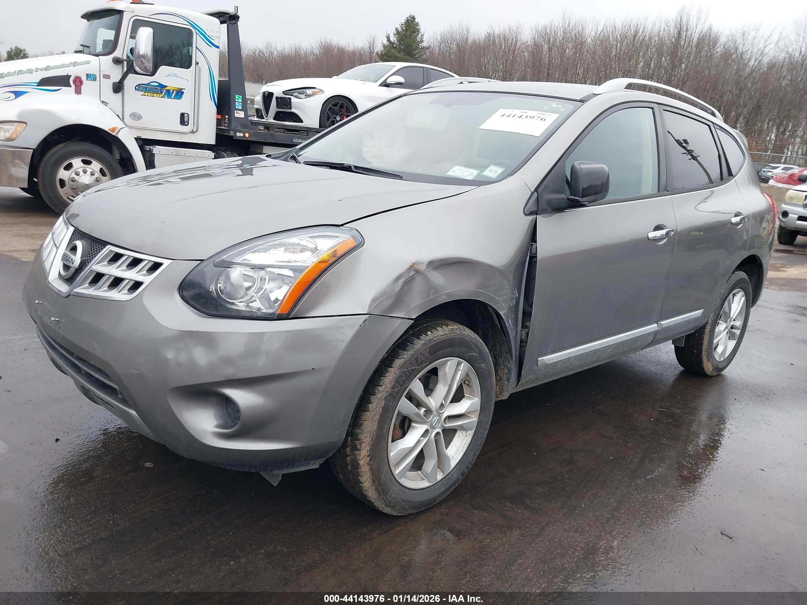 NISSAN ROGUE image 2
