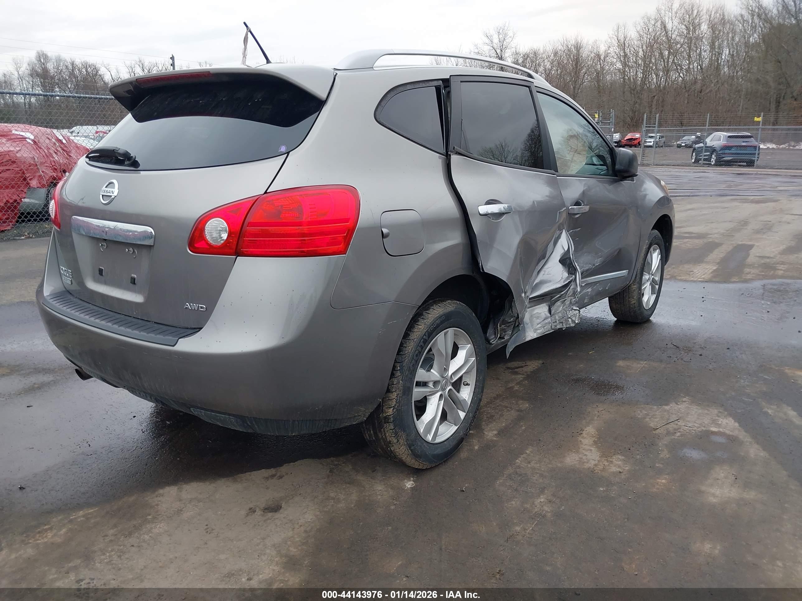 NISSAN ROGUE image 4