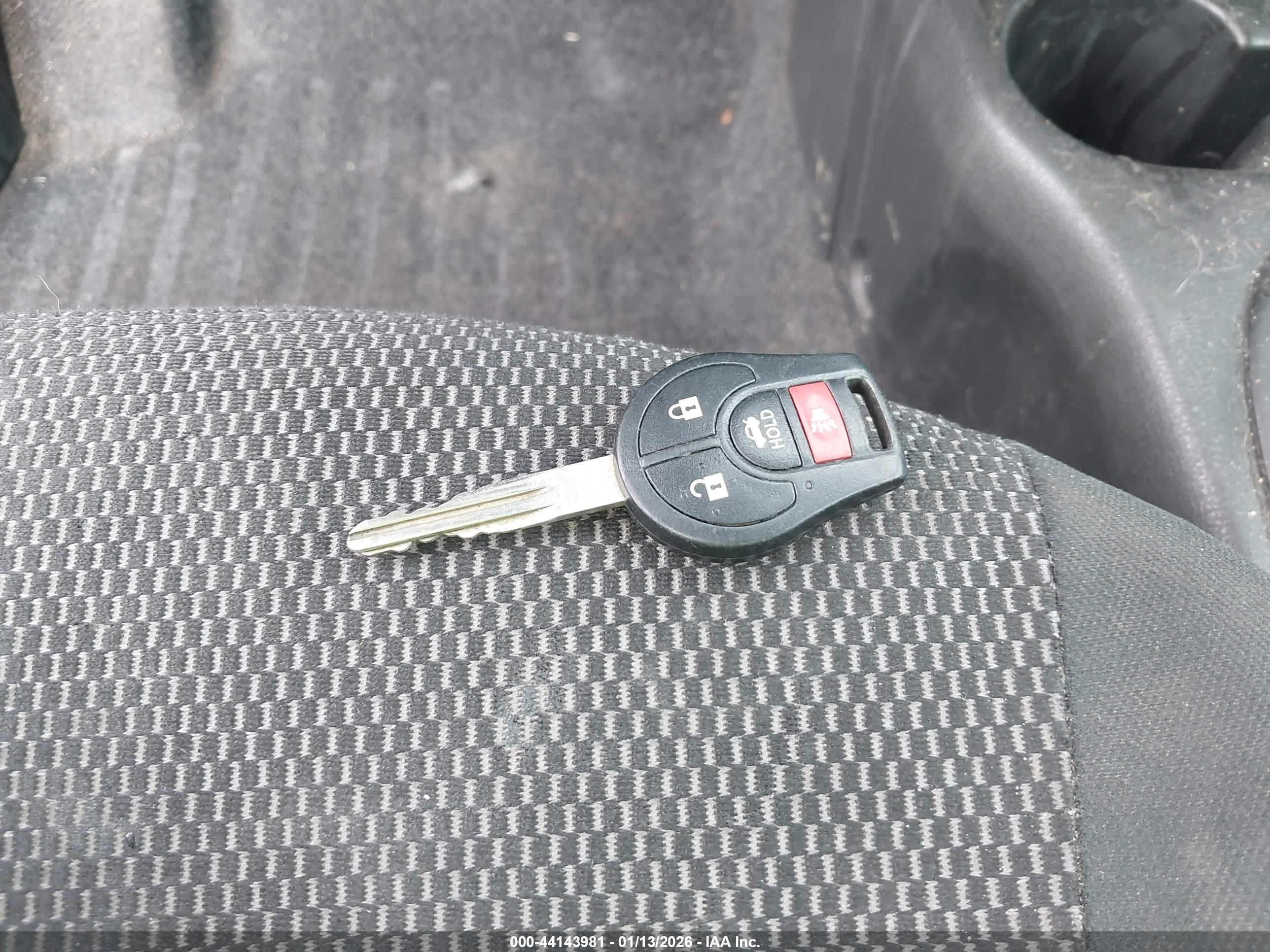 NISSAN VERSA image 11
