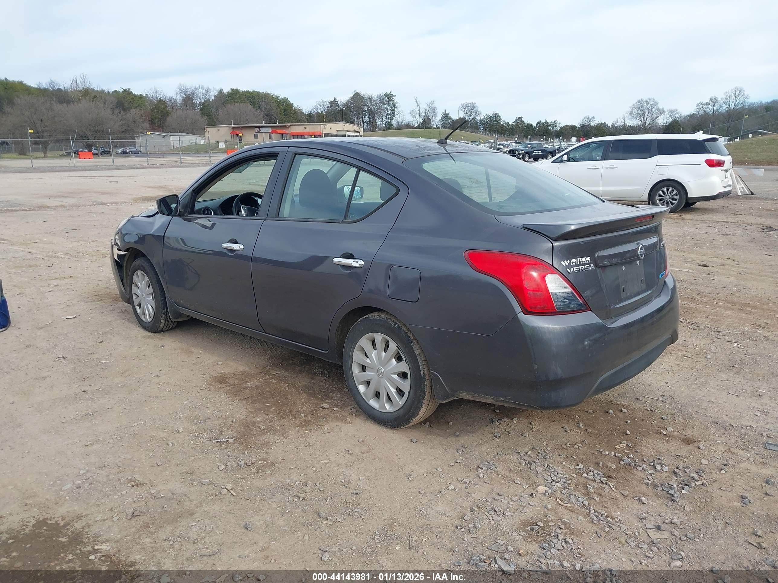 NISSAN VERSA image 3