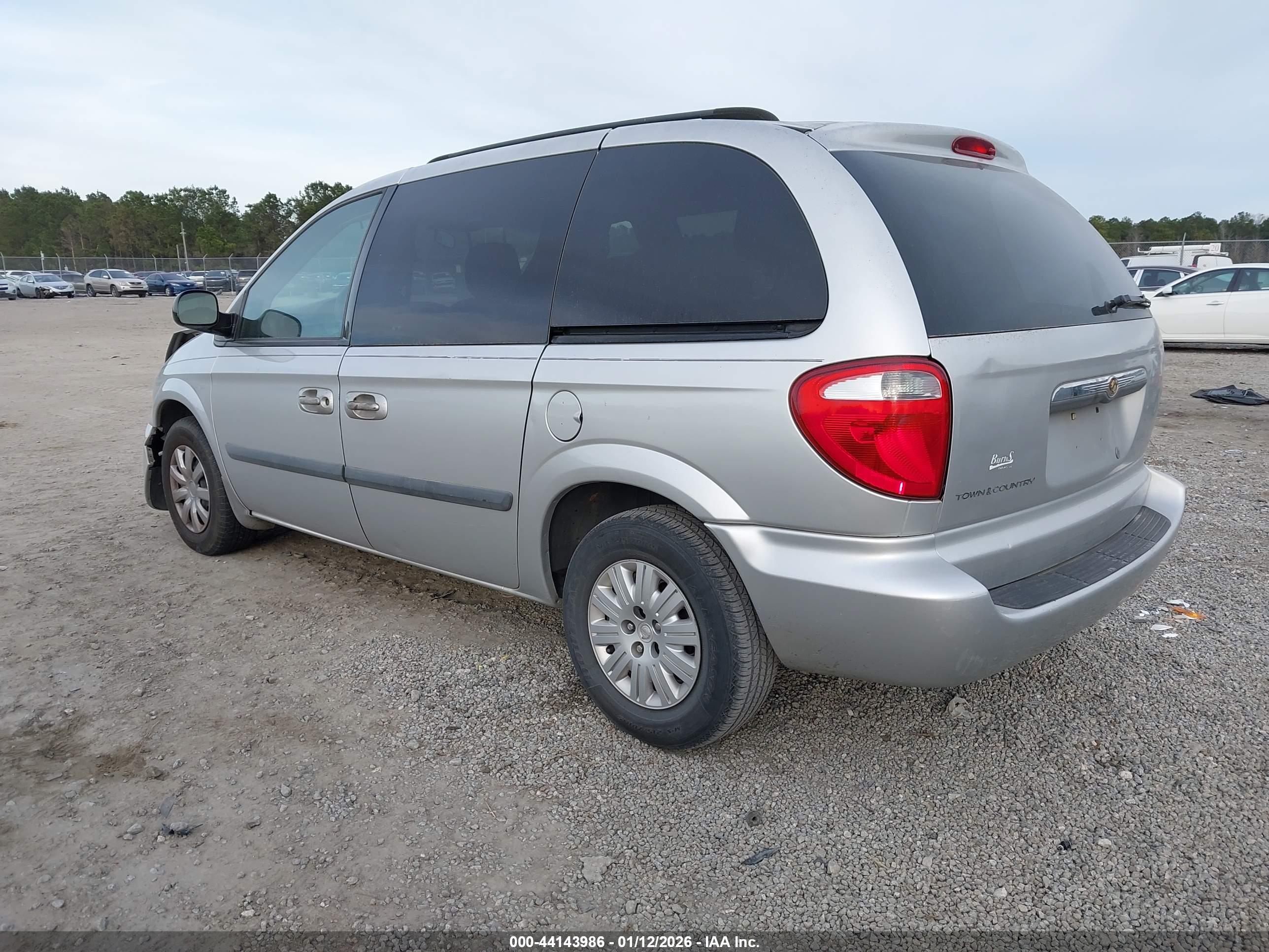 CHRYSLER TOWN image 3