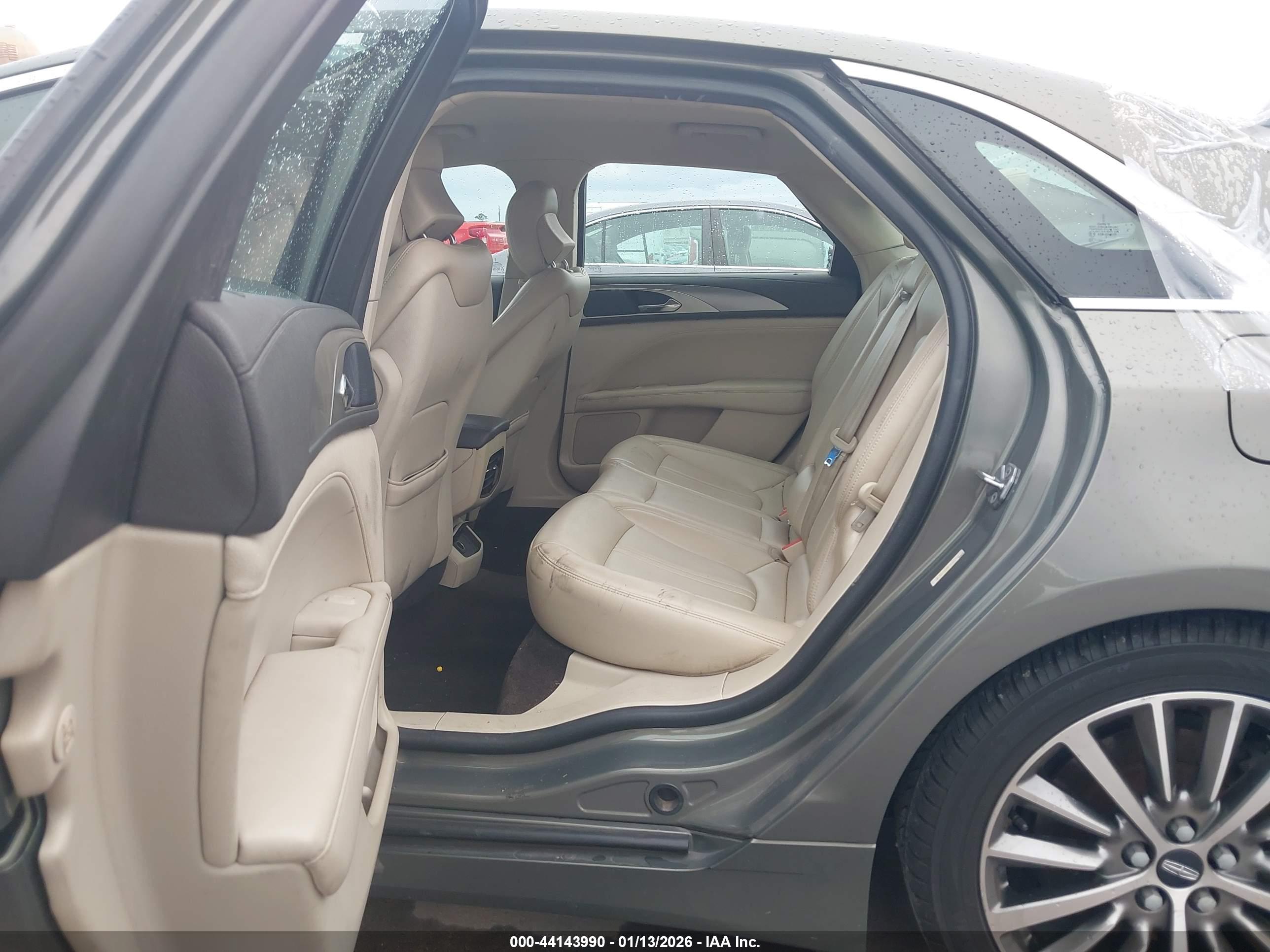 LINCOLN MKZ image 8