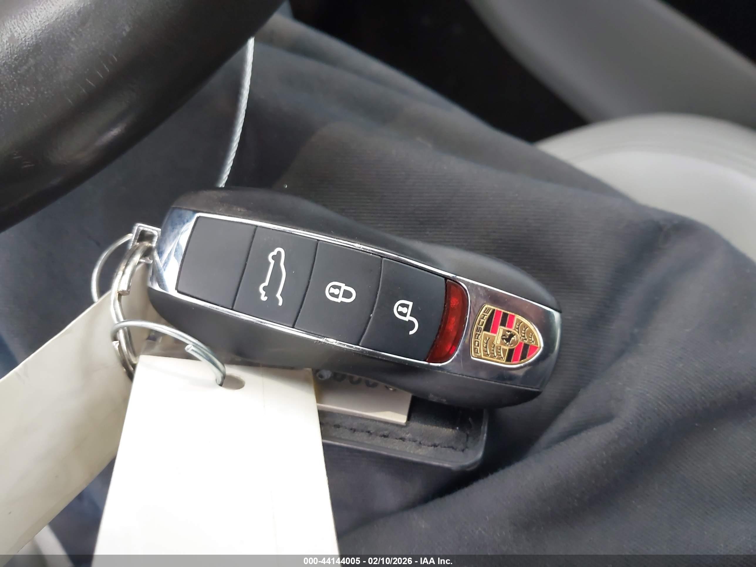 PORSCHE MACAN image 11