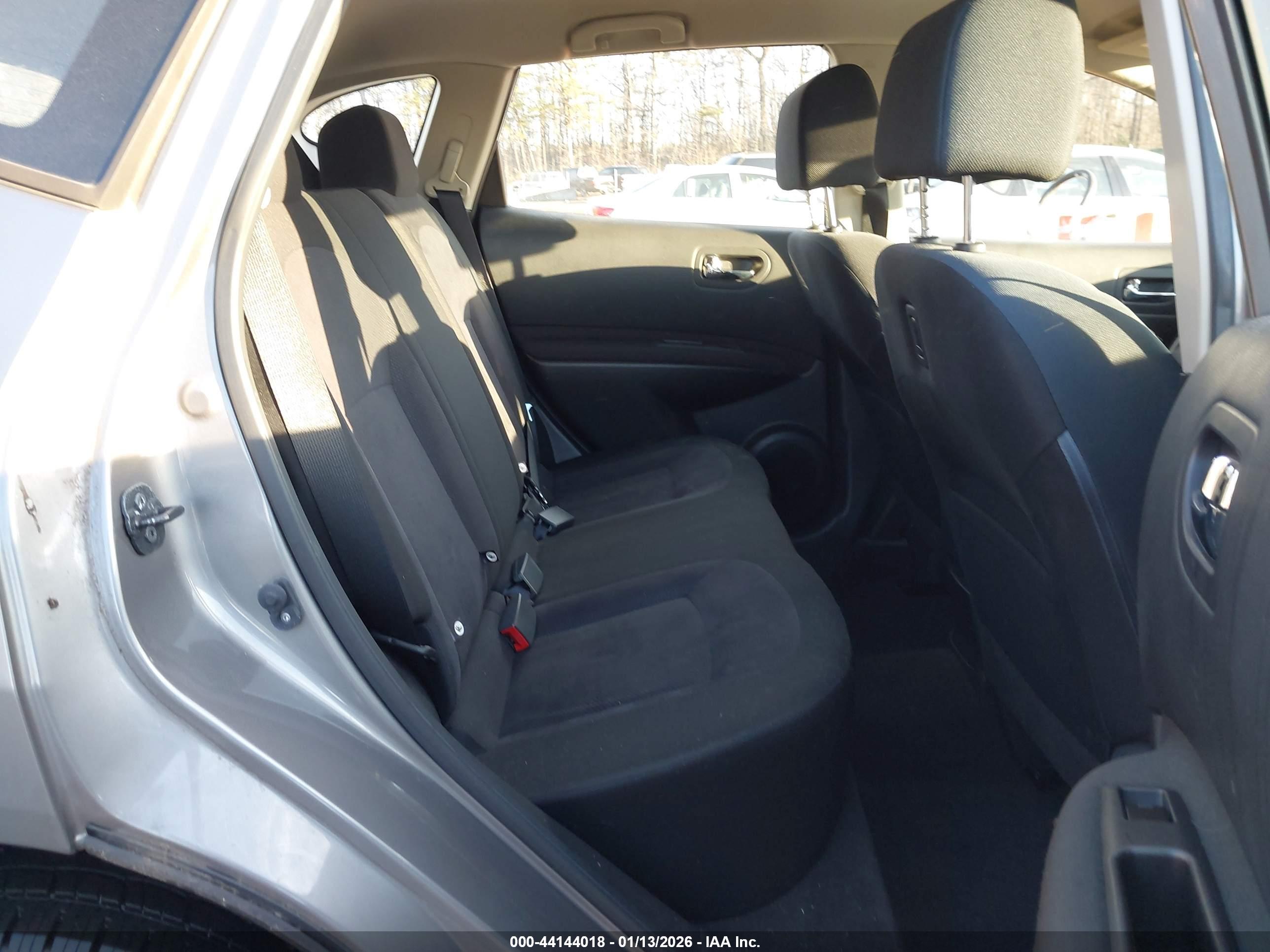NISSAN ROGUE image 8