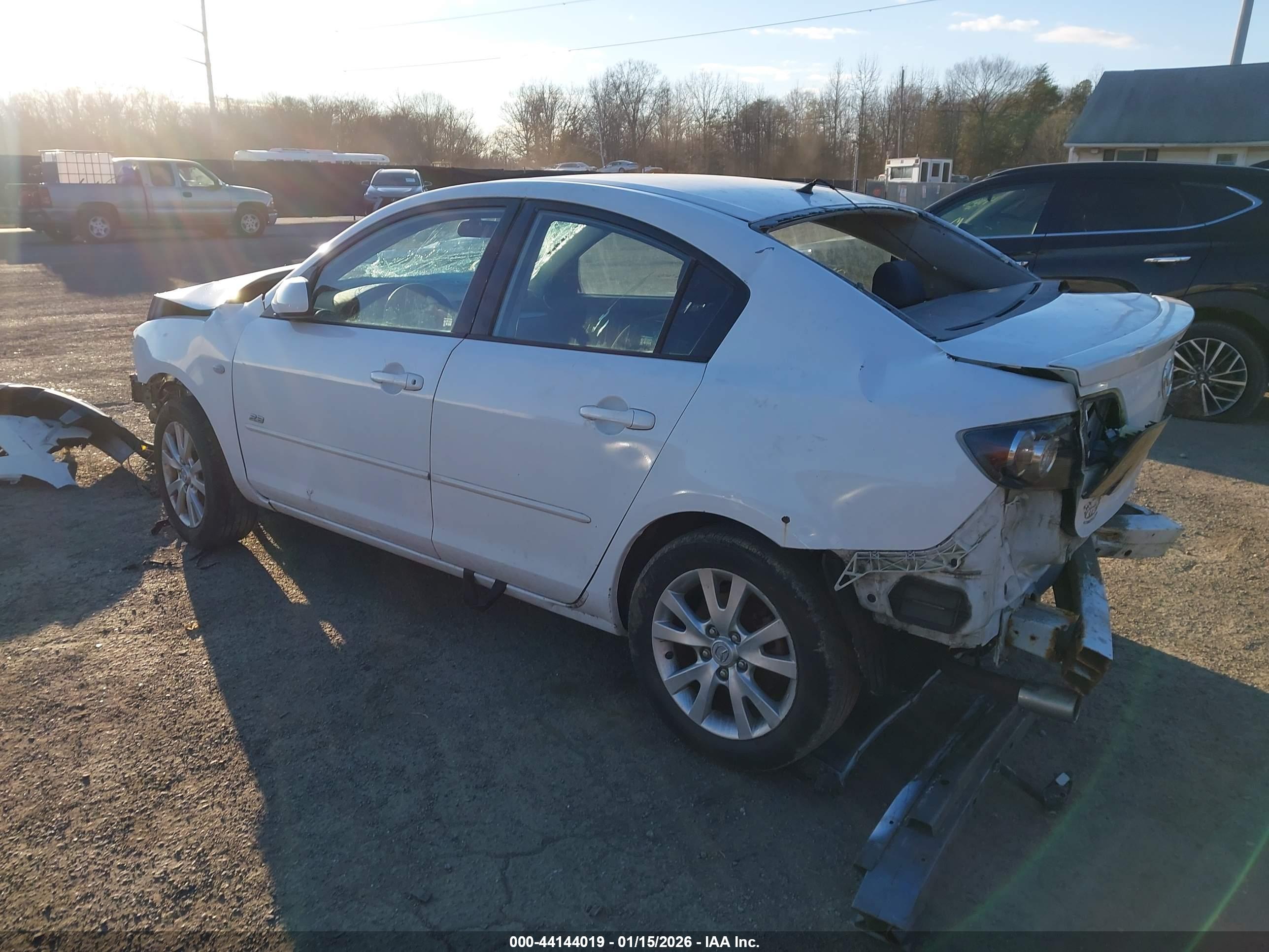 MAZDA MAZDA3 image 3