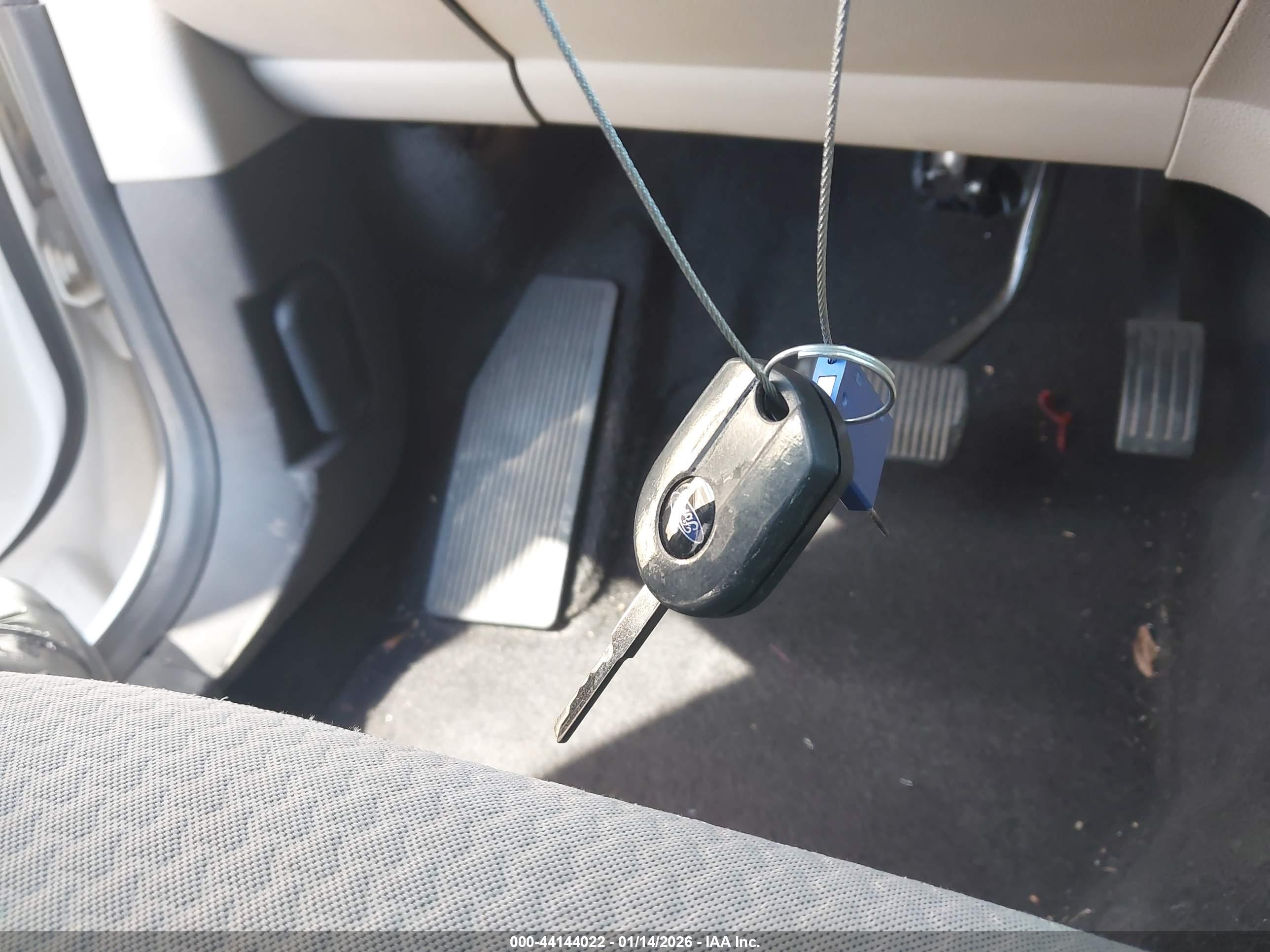 FORD ESCAPE image 11