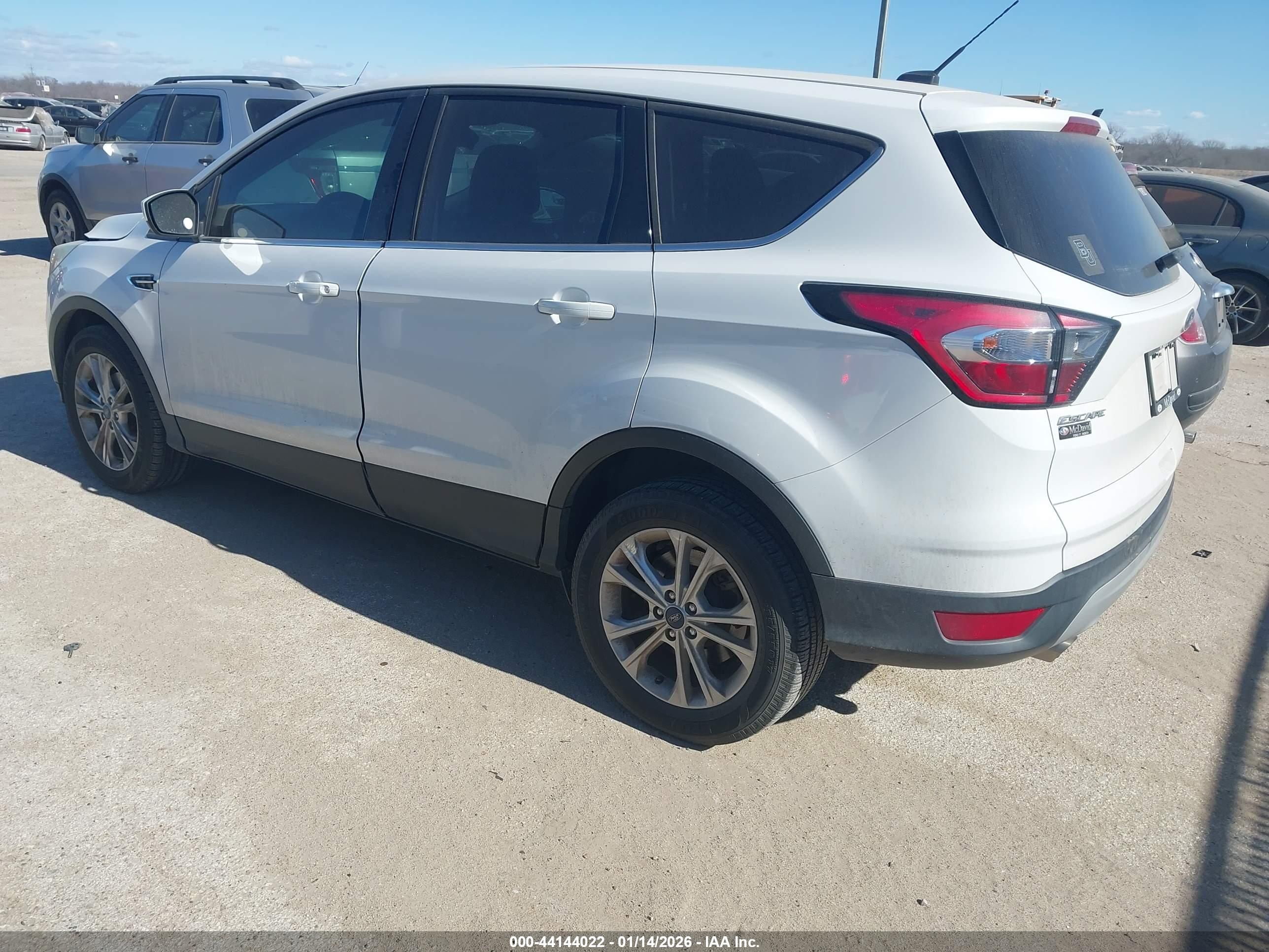 FORD ESCAPE image 3