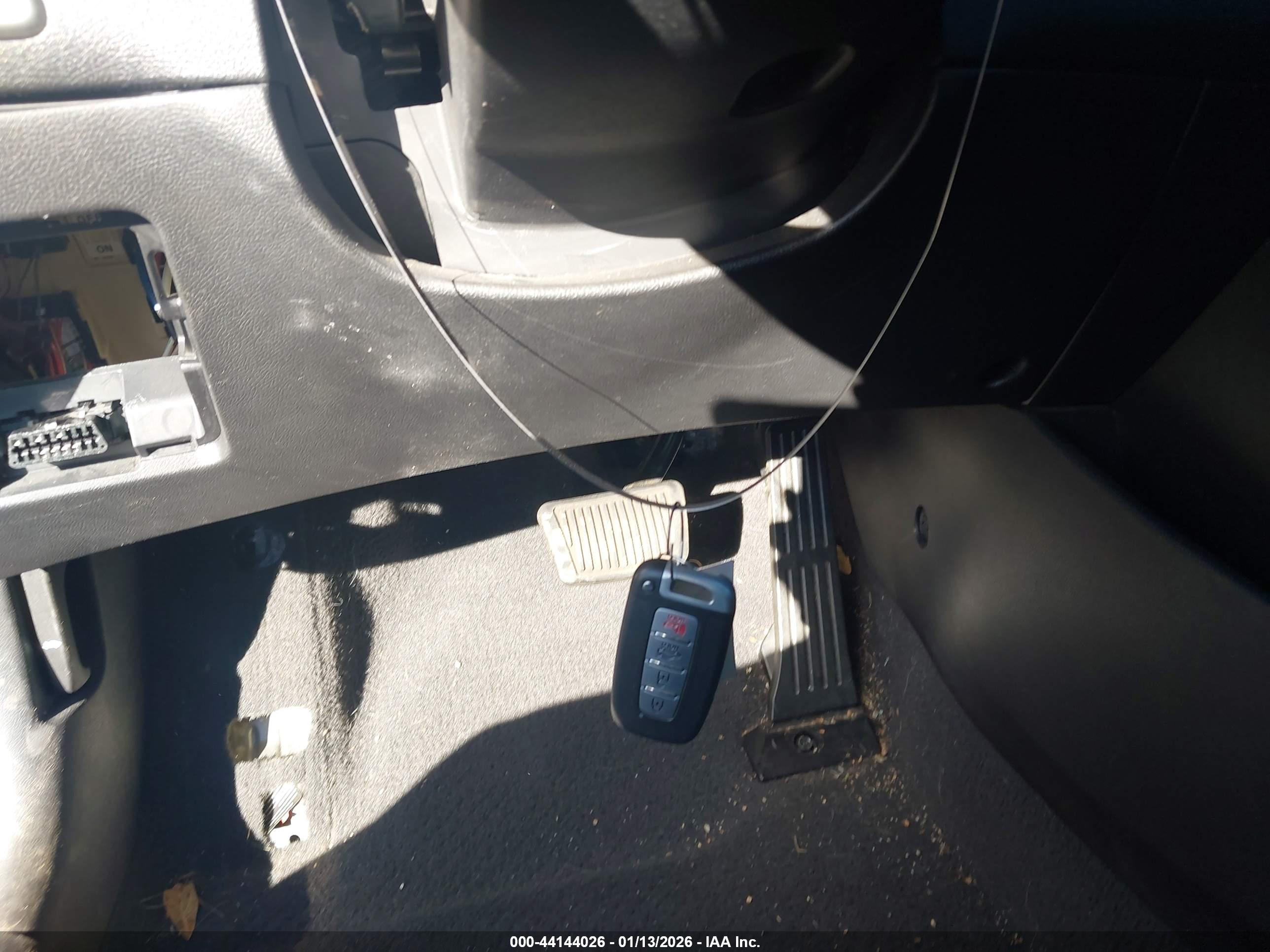 HYUNDAI ELANTRA image 11